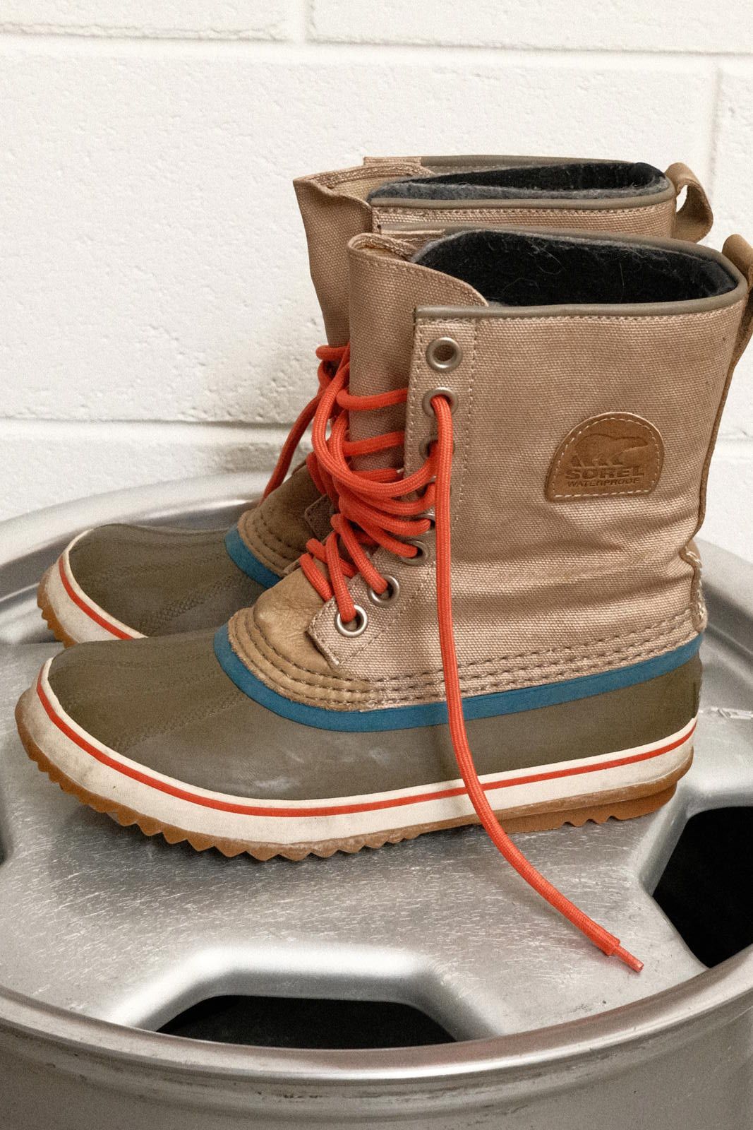 SOREL Sorel Women's Waterproof Winter Boots with Orange Laces W7 Size US 7.5 / IT 37.5 - 4 Thumbnail