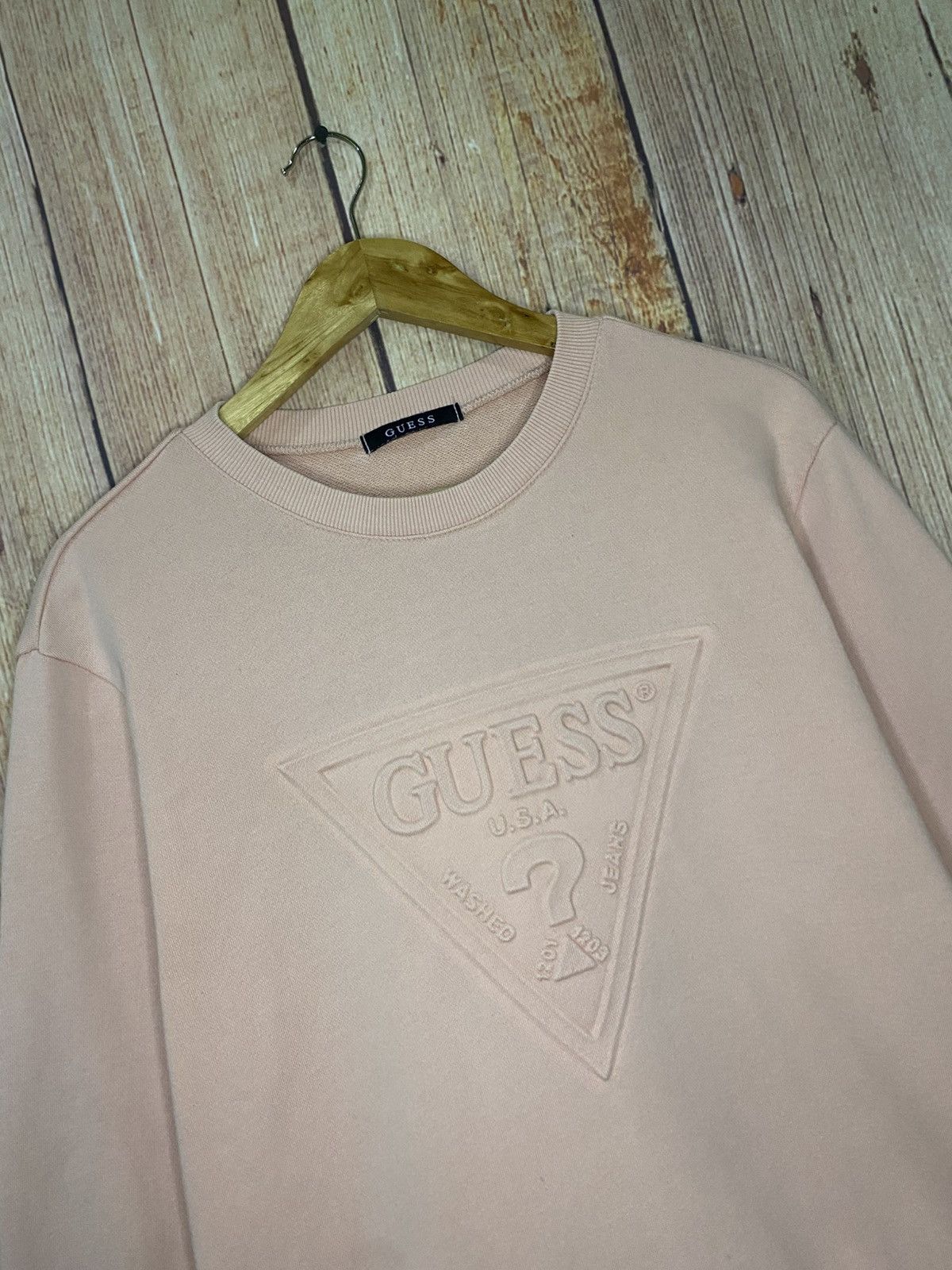 Guess GUESS Emboss Triangle Logo Crewneck Sweatshirt Size US L / EU 52-54 / 3 - 3 Thumbnail