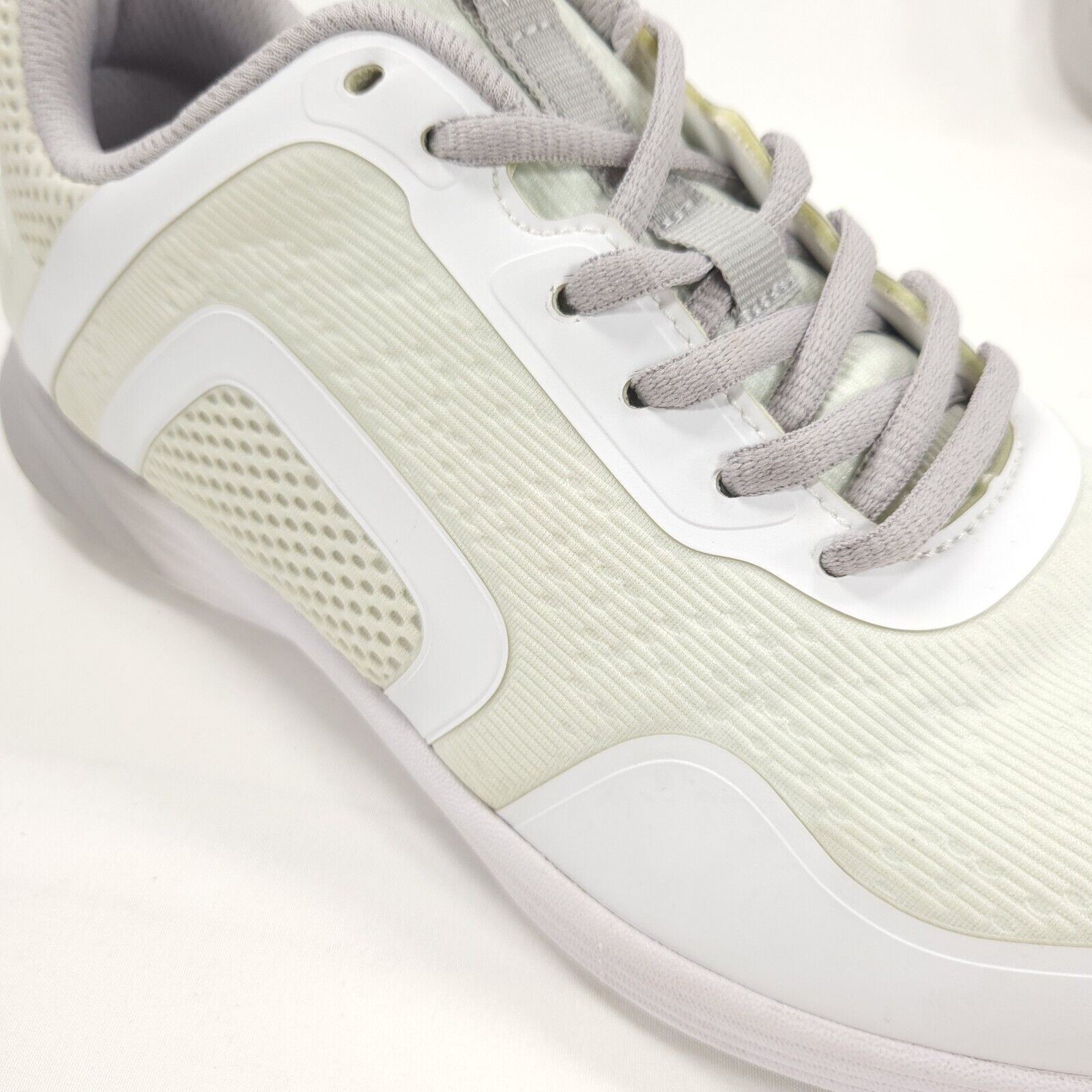 Vionic Vionic Jojo Ombre Athletic Training Shoe Womens Size 9 White Size US 9 / IT 39 - 8 Thumbnail