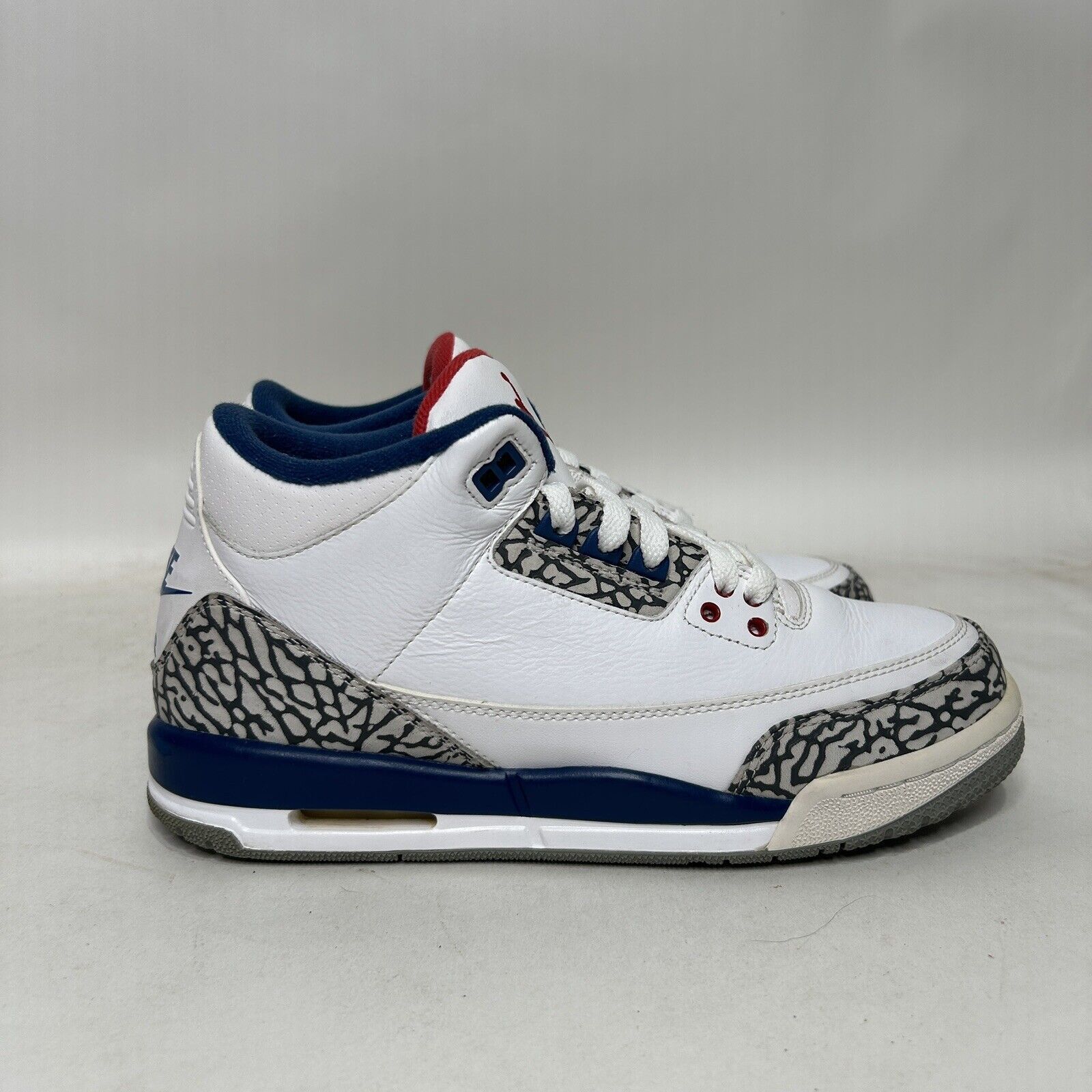 Jordan Brand Nike Shoes Air Jordan 3 Retro BG “True Blue” 2024 Size US 8.5 / IT 38.5 - 4 Thumbnail