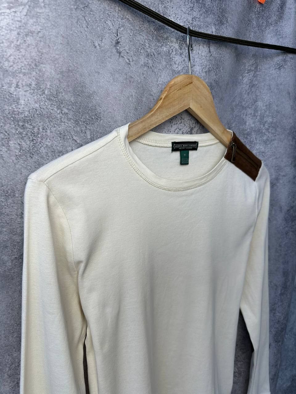 Lauren Ralph Lauren LAUREN RALPH LAUREN Suede Shoulder Zip Long Sleeve Top Size M / US 6-8 / IT 42-44 - 4 Thumbnail