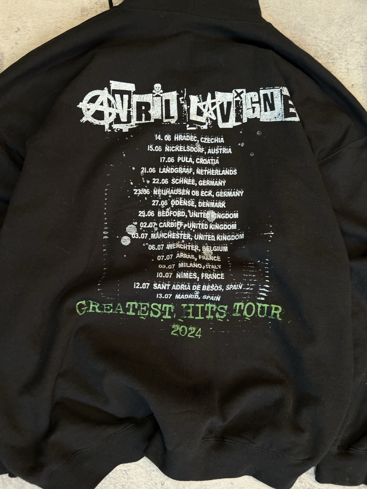 Fruit Of The Loom Avril Lavigne Mens Full Zip Hoodie 2024 Greatest Hits Tour Size US XL / EU 56 / 4 - 10 Thumbnail