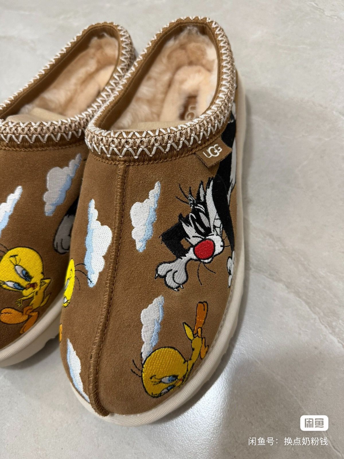 Palace × Ugg PALACE x Looney Tunes x UGG Ultra Mini sandals shoes Size US 8.5 / EU 41-42 - 3 Thumbnail