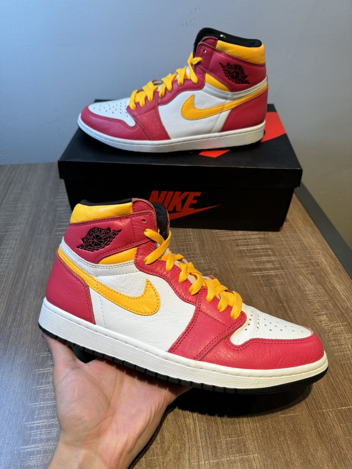Jordan Brand Size 10.5 - Jordan 1 Retro High OG Fusion Red Worn Once Size US 10.5 / EU 43-44 - 1 Thumbnail