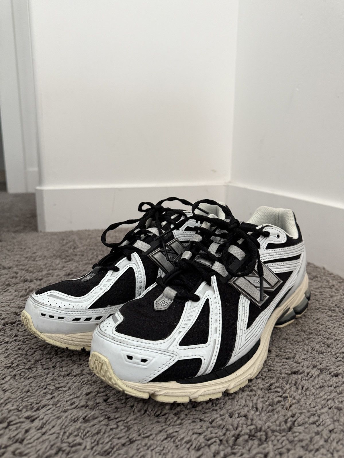 New Balance New Balance 1906R Black and White Size US 11 / EU 44 - 1 Thumbnail