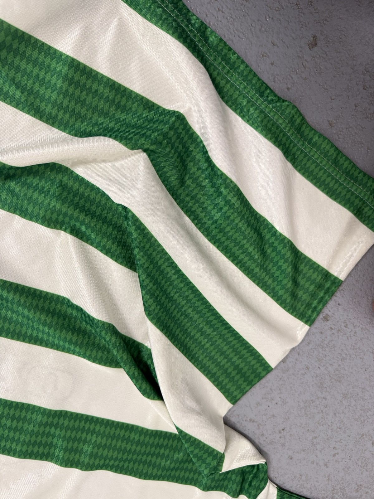 Umbro Vintage 1997/99 Umbro Celtic Fc Home Soccer Jersey Size US XXL / EU 58 / 5 - 15 Thumbnail