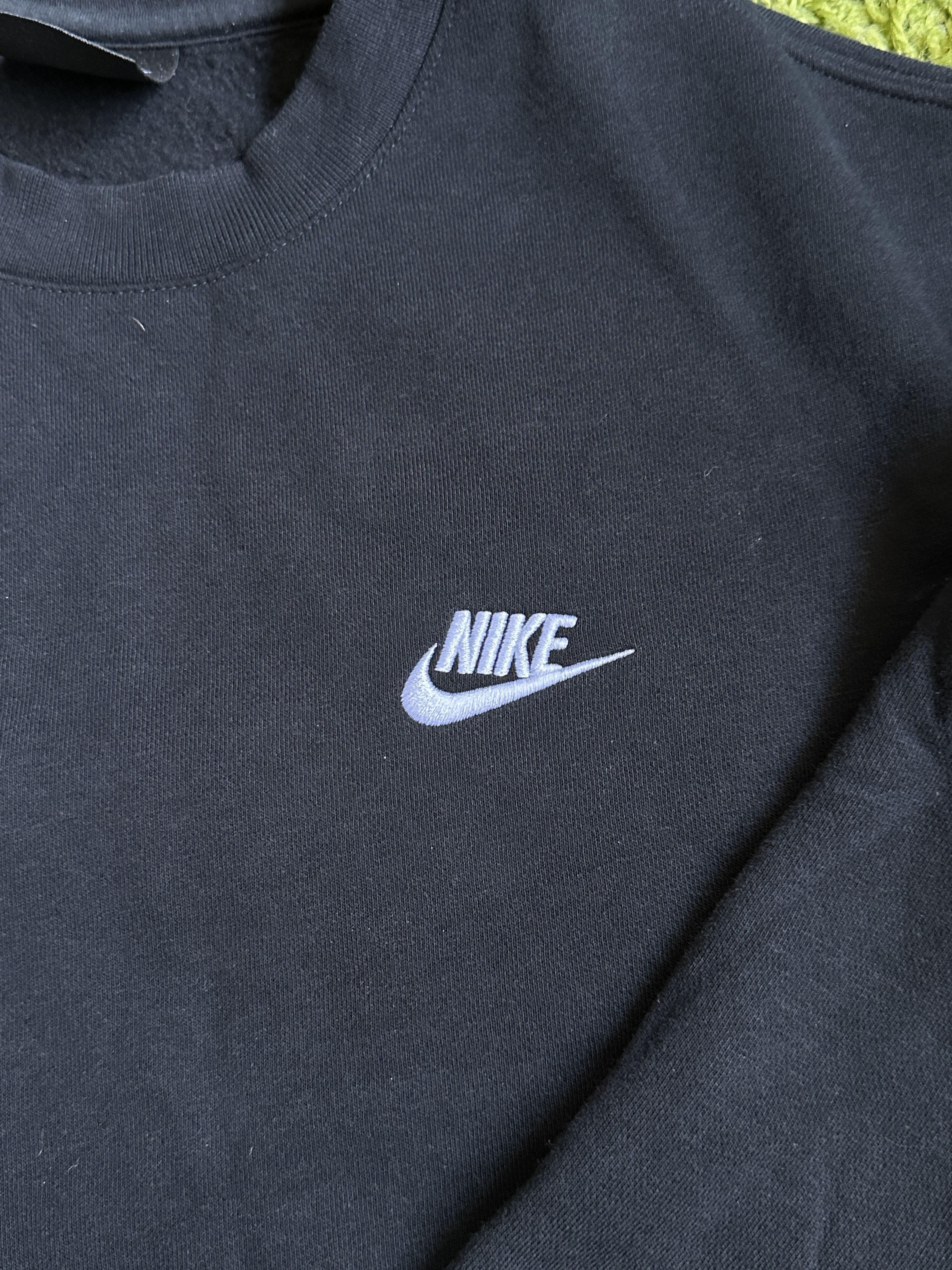 Nike Nike black sweatshirt small logo swoosh Size US S / EU 44-46 / 1 - 4 Thumbnail