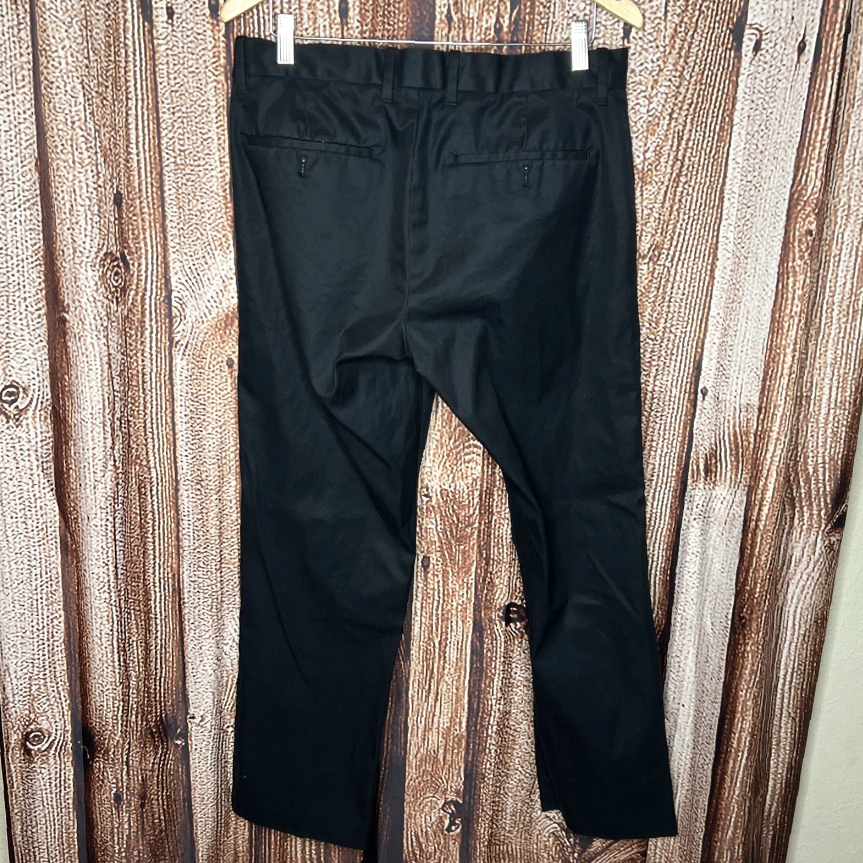 Gap Gap Pants Khakis Men 32x30 Black Flat Front Straight Leg Relaxed Fit Casual Workwear Size US 32 / EU 48 - 3 Thumbnail