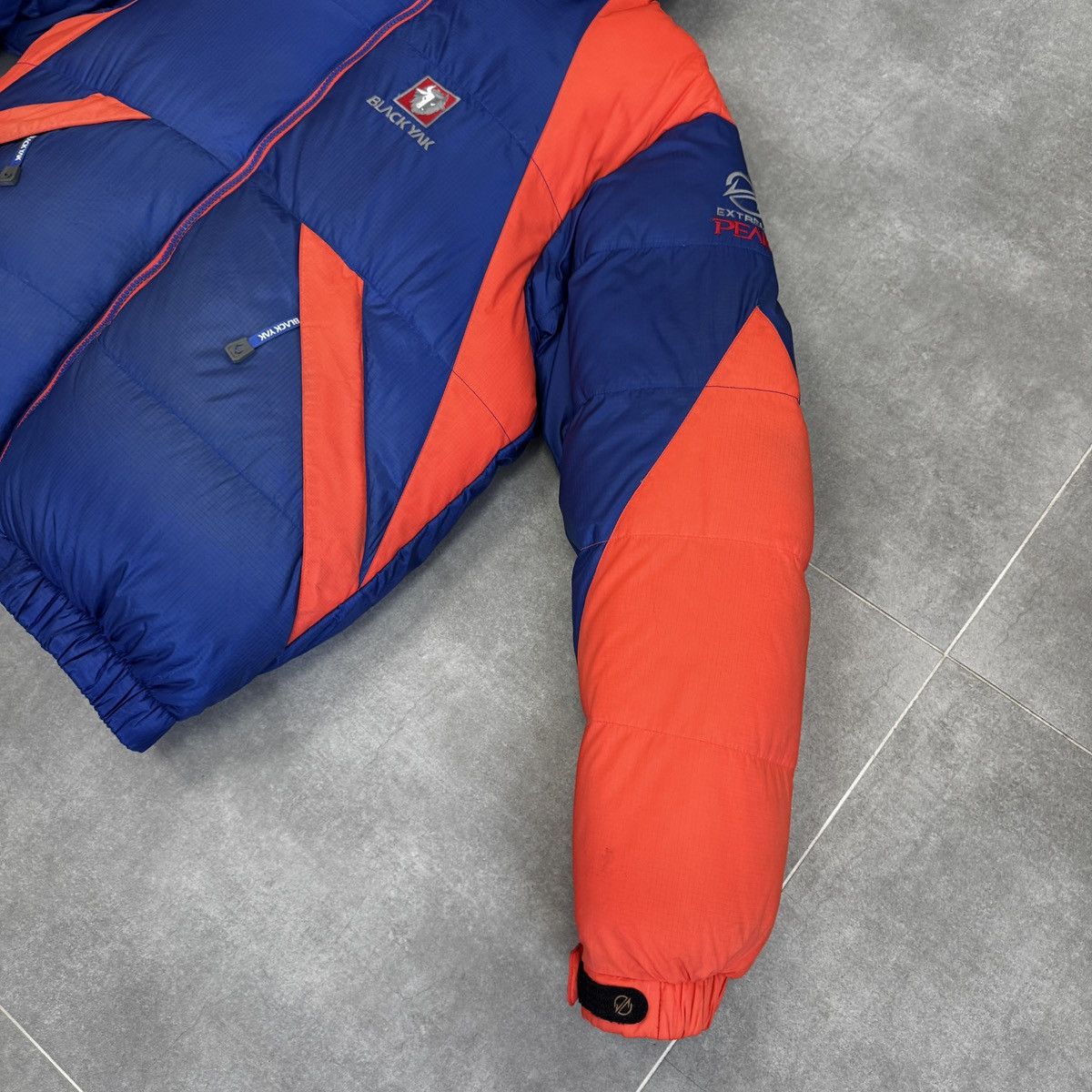BLACKYAK Black Yak Men Extreme Peak Down Blue Jacket Size 100/M/L Size US M / EU 48-50 / 2 - 10 Thumbnail