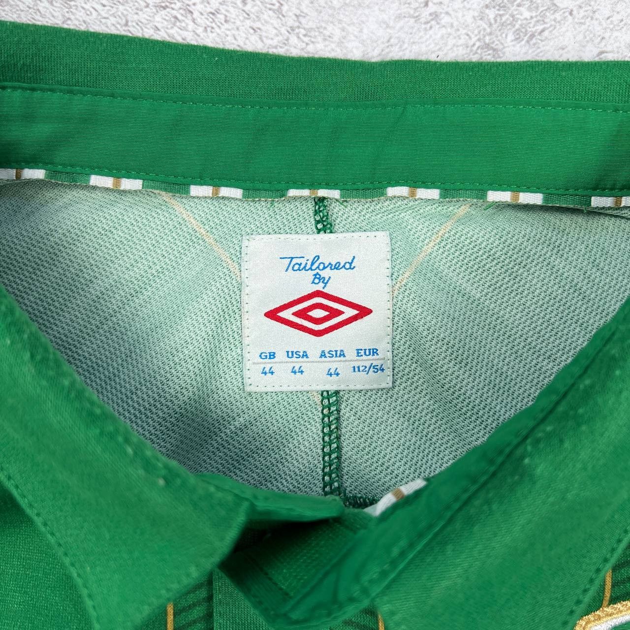 Umbro MEN'S Vintage Umbro Ireland National Soccer Football Jersey Size US S / EU 44-46 / 1 - 10 Thumbnail