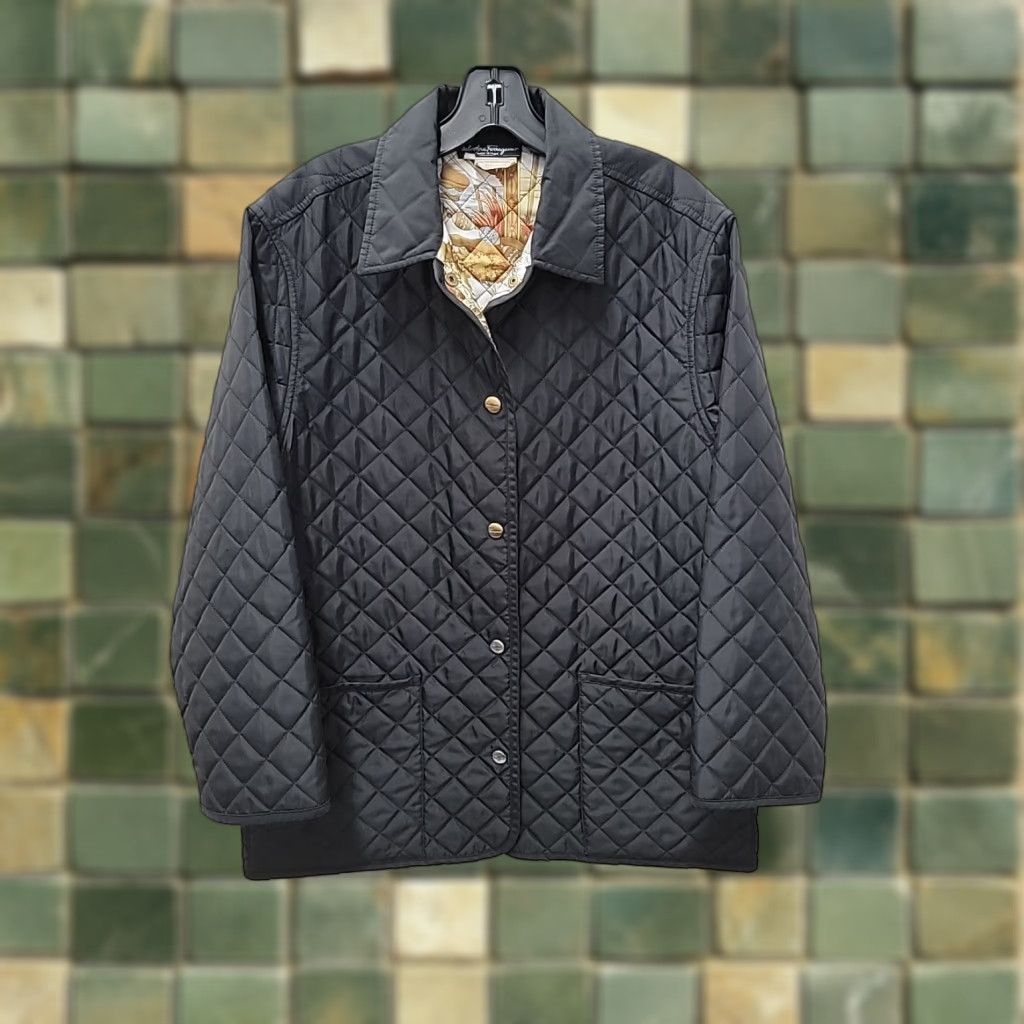 Salvatore Ferragamo VINTAGE Salvatore Ferragamo Lightweight Quilted Jacket Womens L Black Quilted Jacket Womens L Size L / US 10 / IT 46 - 1 Thumbnail