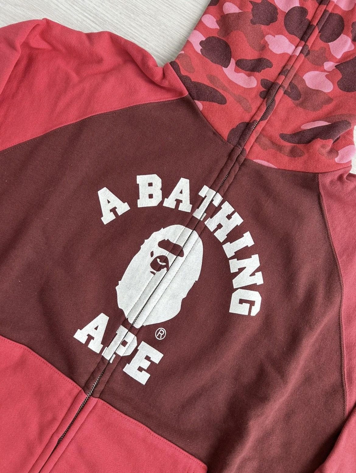 Bape RARE OG 2006 A BATHING APE RED CAMO COLLEGE LOGO FULLZIP Size US M / EU 48-50 / 2 - 2 Thumbnail