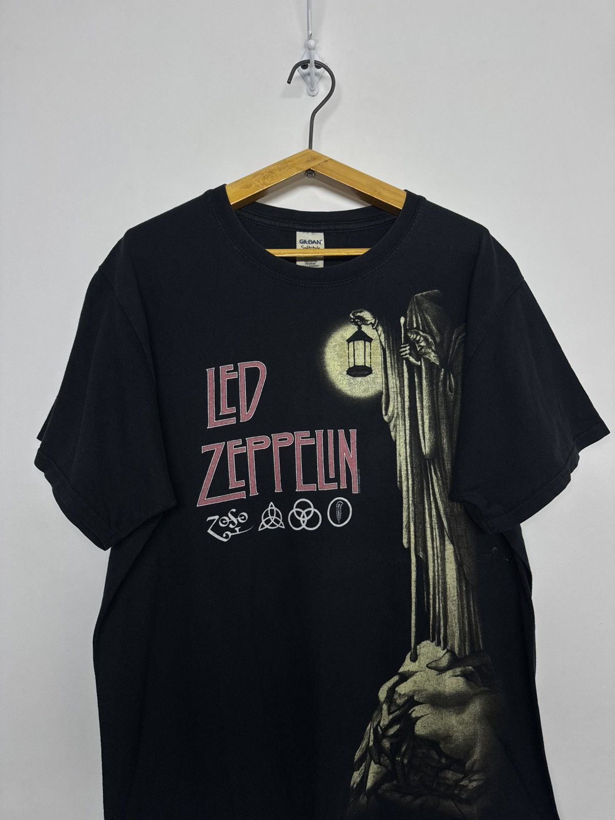 Gildan Led Zeppelin Stairway To Heaven Official Merchandise T-Shirt Size US L / EU 52-54 / 3 - 1 Thumbnail