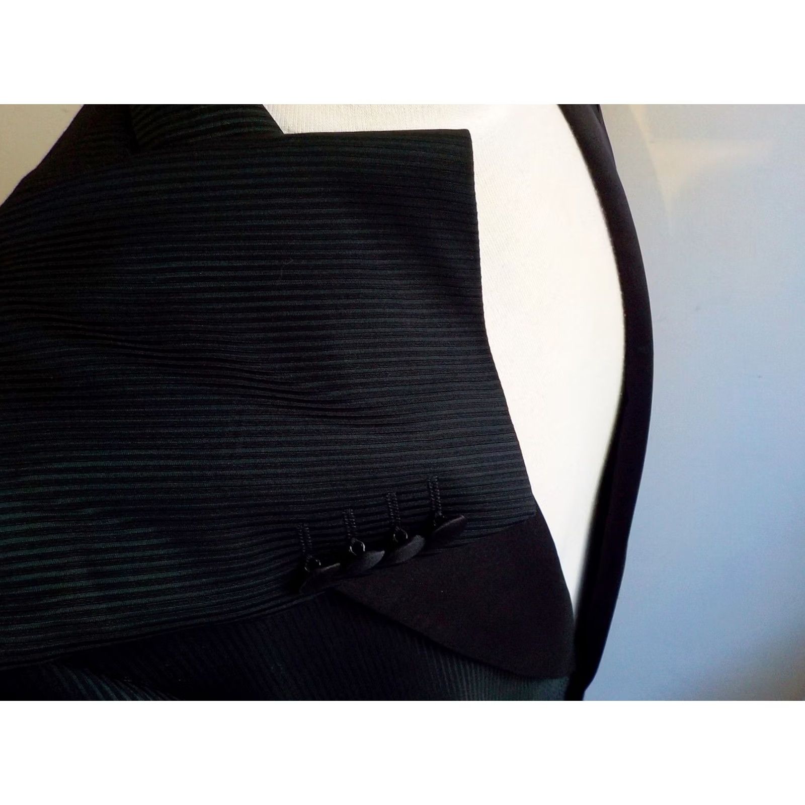 Hugo Boss VINTAGE BOSS HUGO BOSS Black Label Striped Tuxedo Blazer SZ 42R Mens Blazer Wool Blend Peak Lapel 42R Black Size 42R - 6 Thumbnail