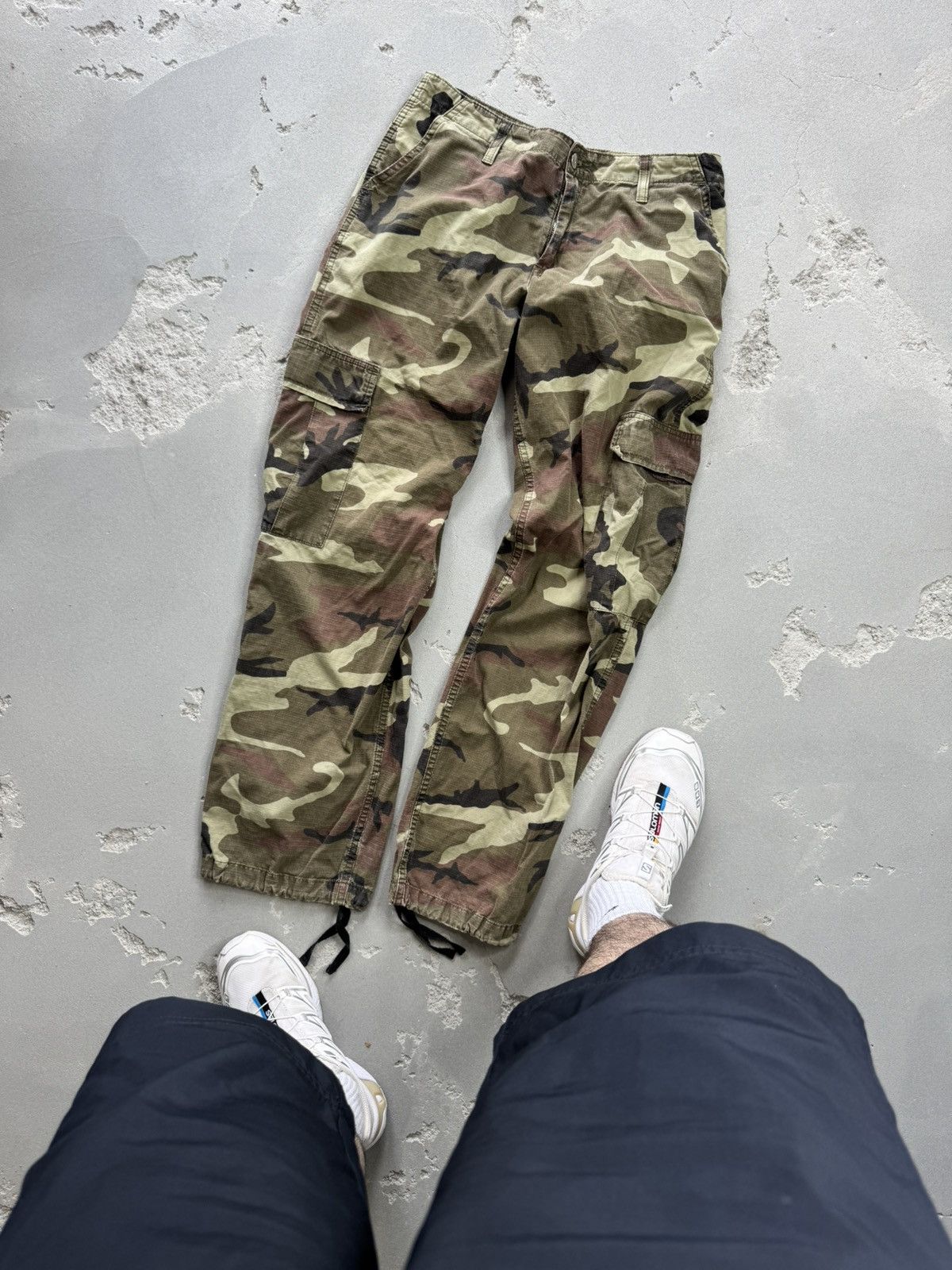 Carhartt × Vintage Vintage Carhartt Cargo Camo Pants Work Military Y2K USA Size US 29 - 1 Thumbnail