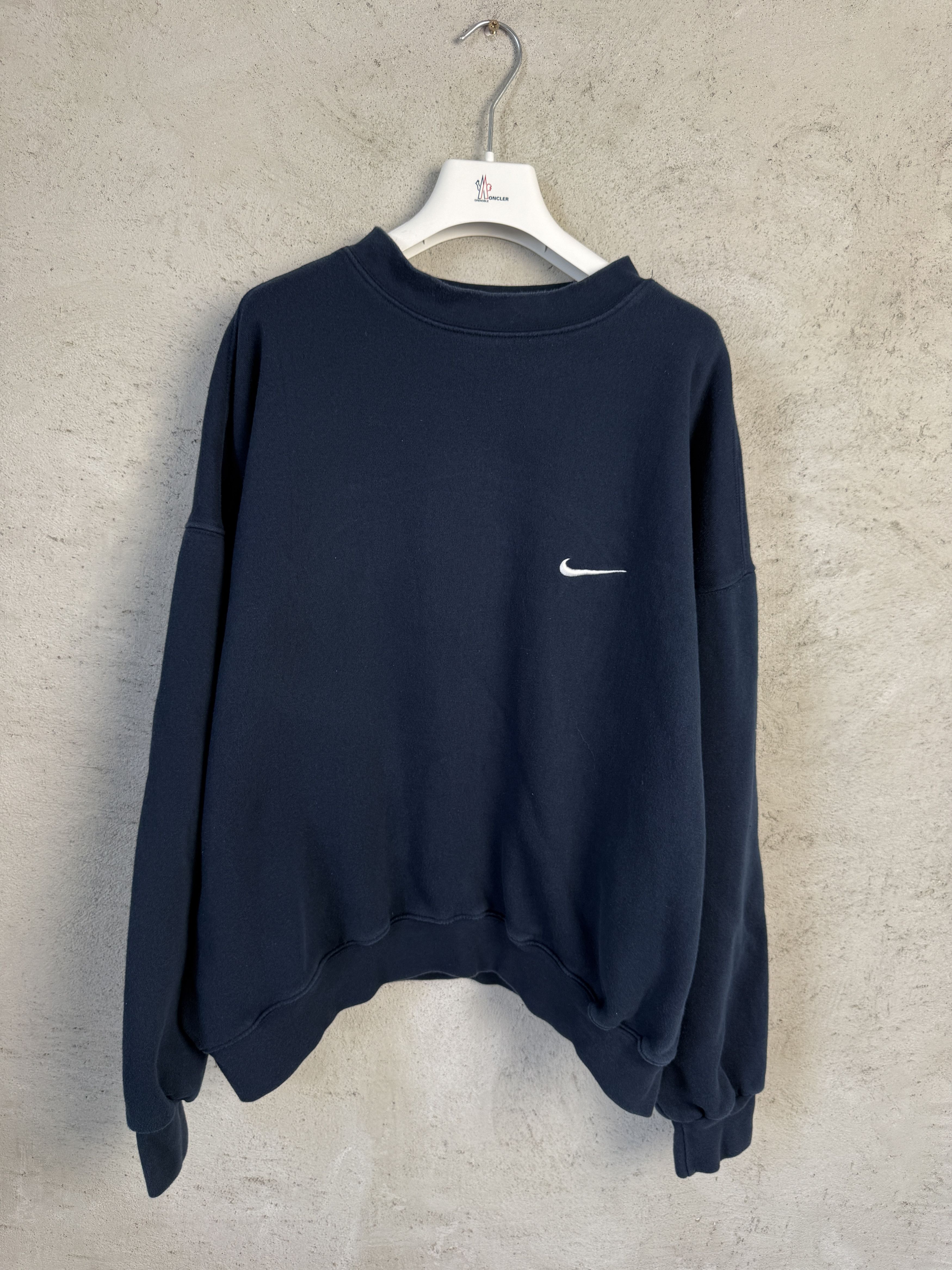 Nike Nike small swoosh sweatshirt crewneck 90s baggy boxy Size US XL / EU 56 / 4 - 1 Thumbnail
