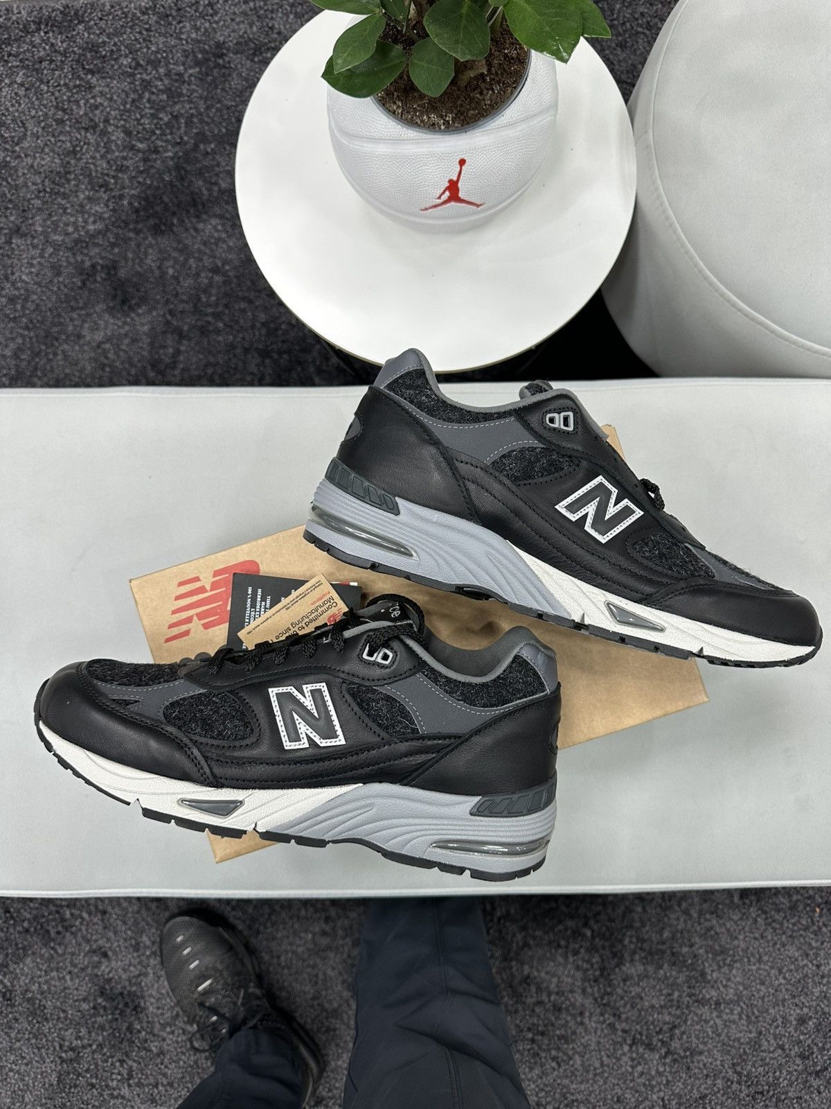 New Balance New Balance 991V2 made in England Size US 8.5 / EU 41-42 - 2 Thumbnail