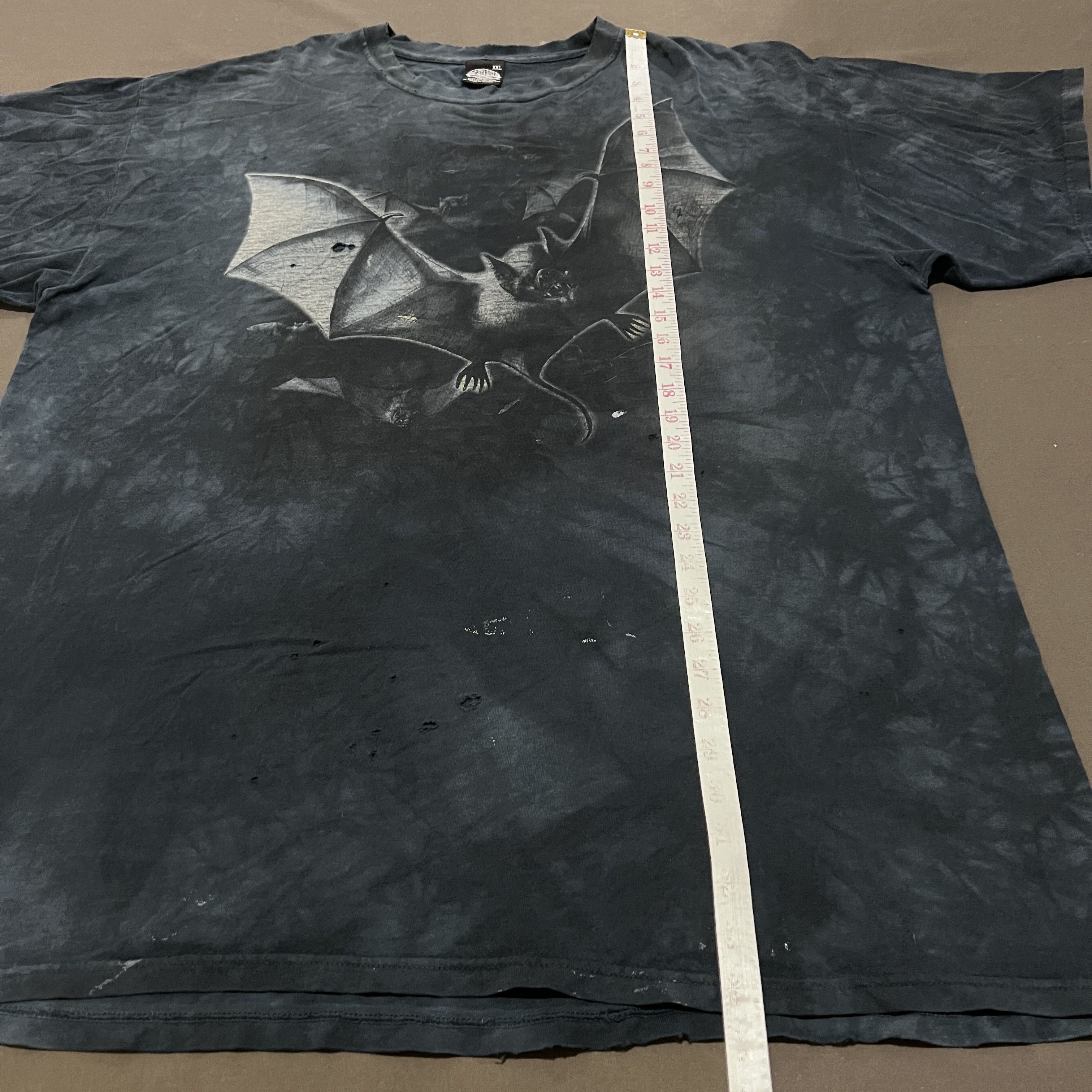 Vintage Vintage Y2K Skullbone Bat Tee Distressed Faded Thrashed 2XL Size US XXL / EU 58 / 5 - 17 Thumbnail