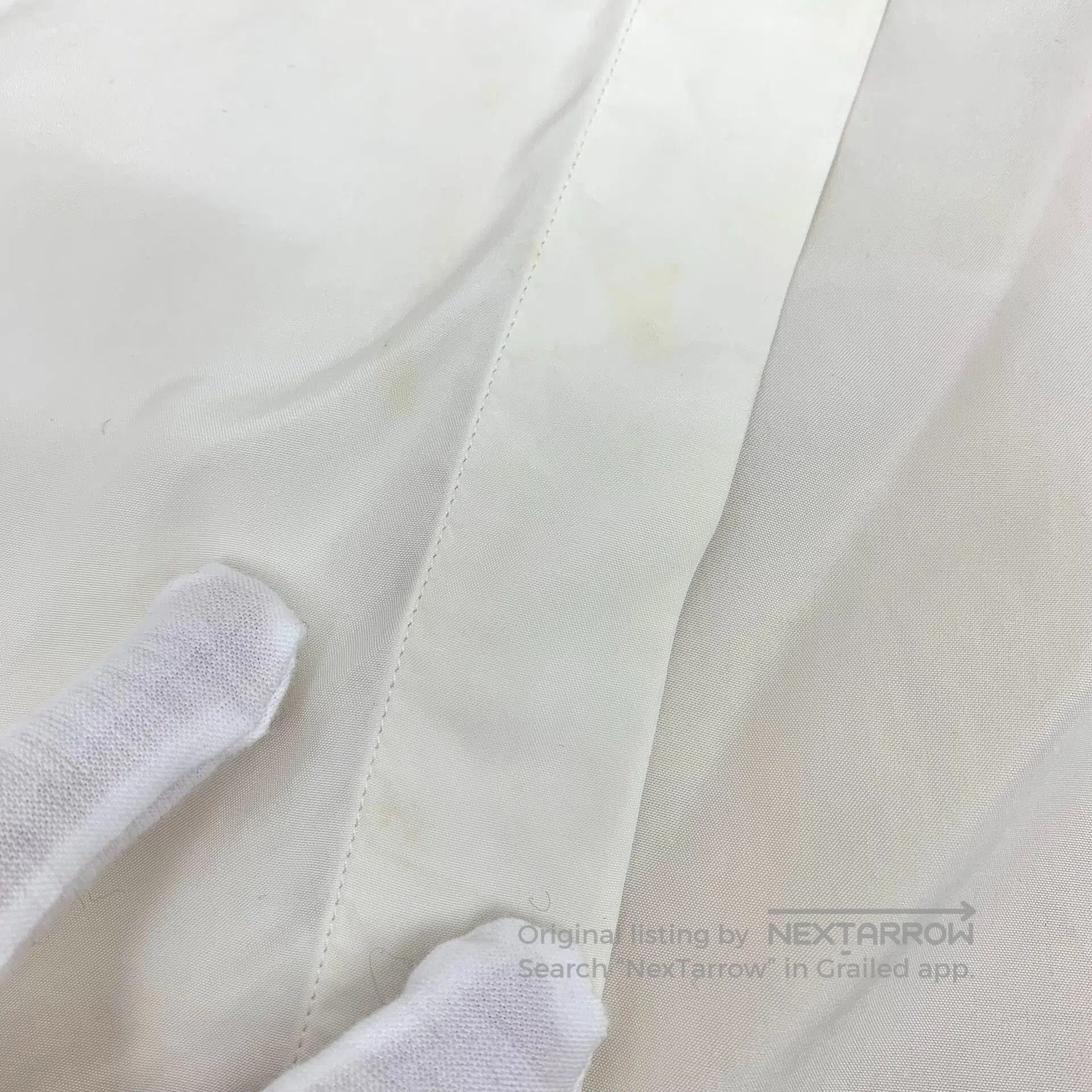 Loewe Loewe White Logo Silk V-Neck Shirt. Size S / US 4 / IT 40 - 8 Thumbnail