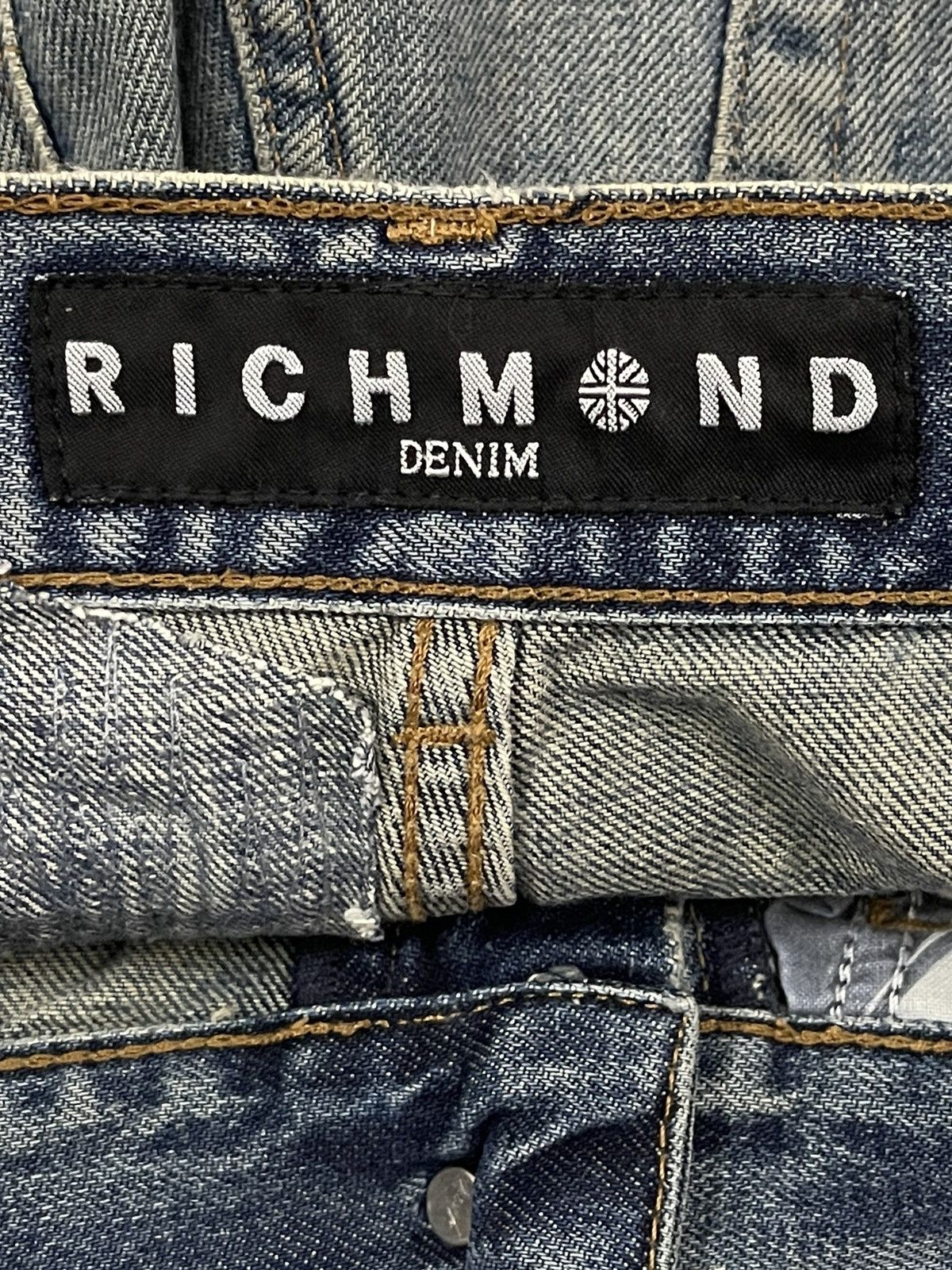Richmond Denim Vintage Richmond Denim Blue Wash Distress Baggy Jeans Size US 31 - 8 Thumbnail