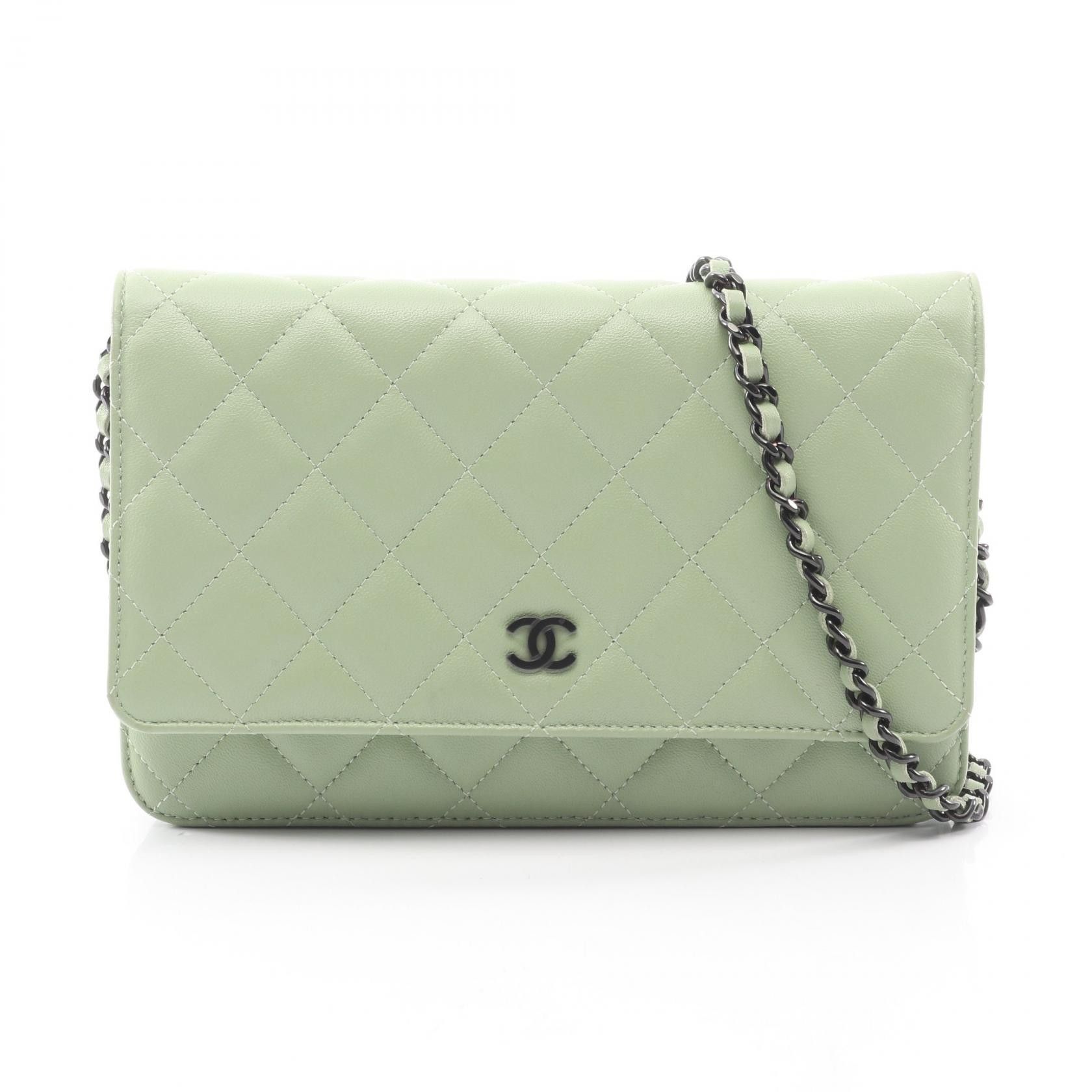 Chanel Chanel Chanel Matelasse Lambskin Shoulder Bag Leather Shoulder Bag DUTY FREE for USA Size ONE SIZE - 1 Thumbnail