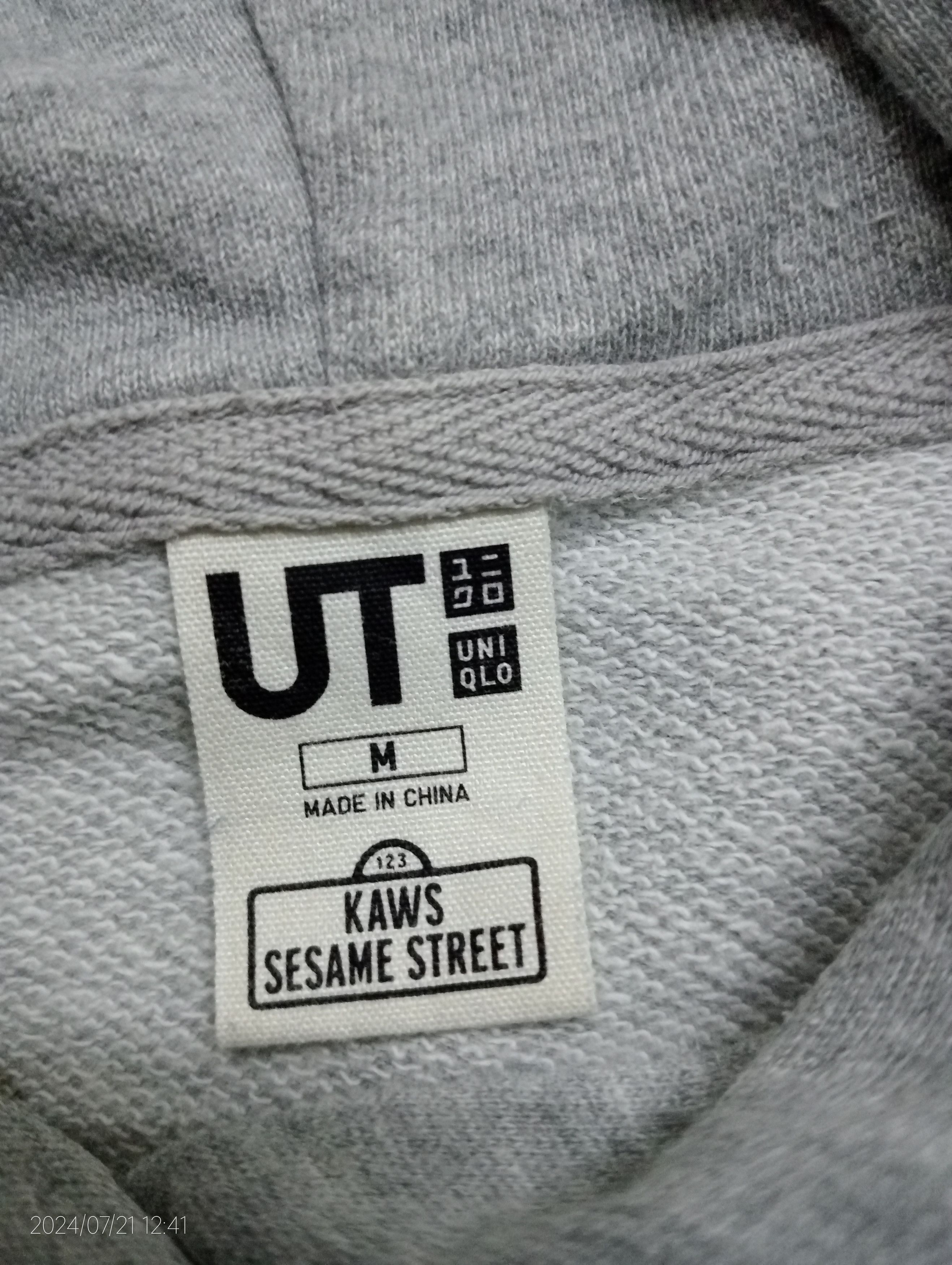 Kaws × Uniqlo Vintage KAWS X Sesame Street Pullover Hoodie Very Rare Size US M / EU 48-50 / 2 - 3 Thumbnail