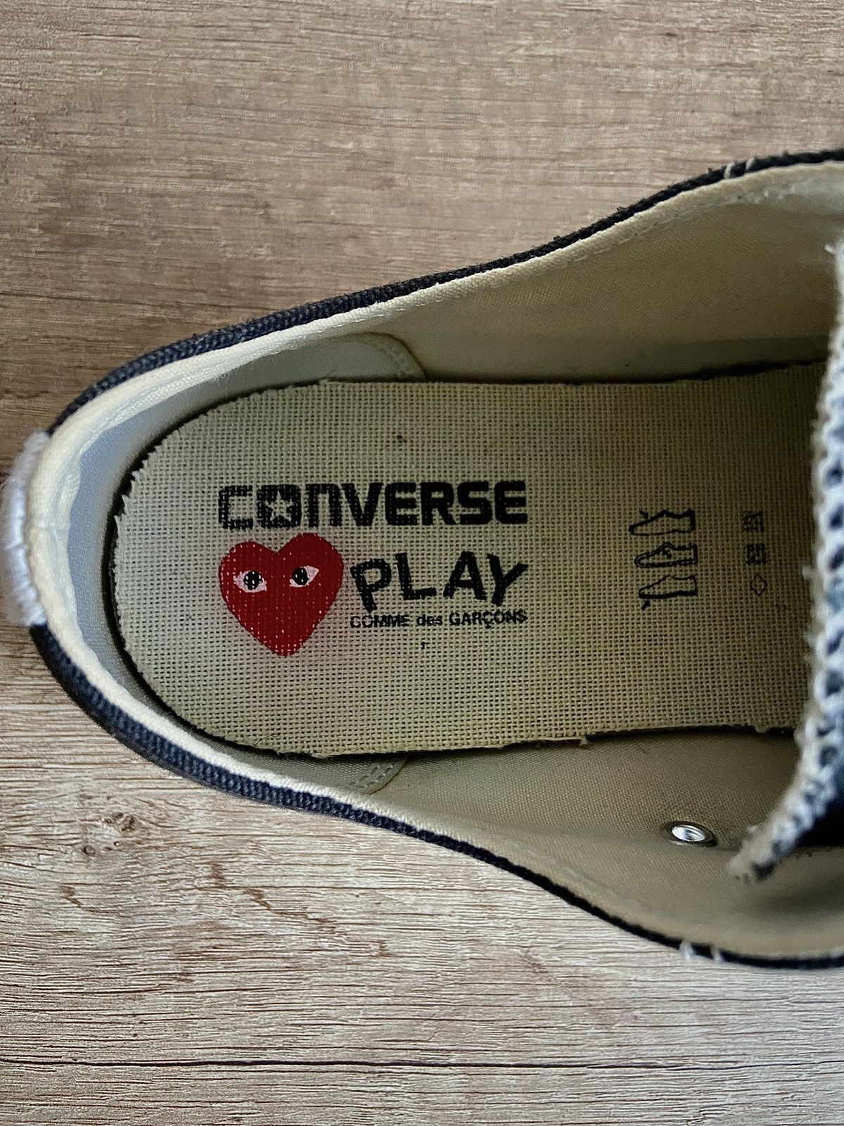 Comme des Garcons PLAY × Converse CDG Play x Converse Black Low Size US 11 / EU 44 - 7 Thumbnail