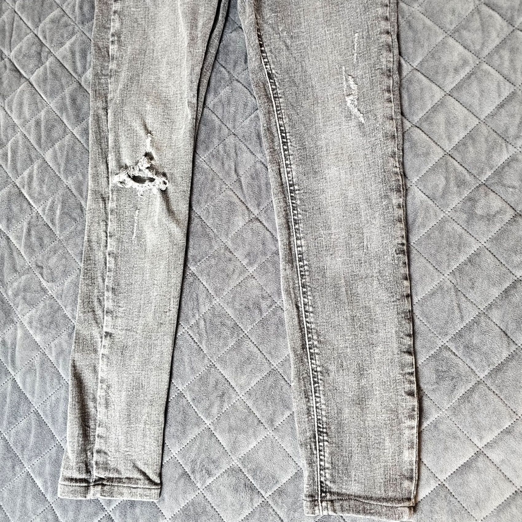 Zara Zara Trafaluc Denimwear Black Skinny Jeans Size 4 Womens Mid Rise Stretch Denim Skinny Jeans Distressed Off? (note: not allowed to add new info) Size 27" / US 4 / IT 40 - 2 Thumbnail