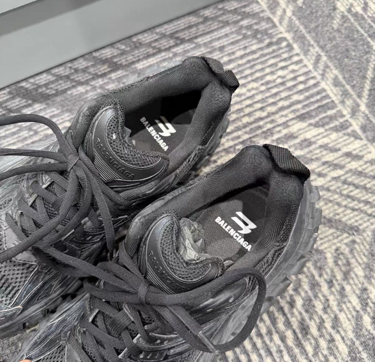 Balenciaga Balenciaga Bouncer Vintage Distressed Tire Shoes J42 Size US 9 / EU 42 - 6 Thumbnail