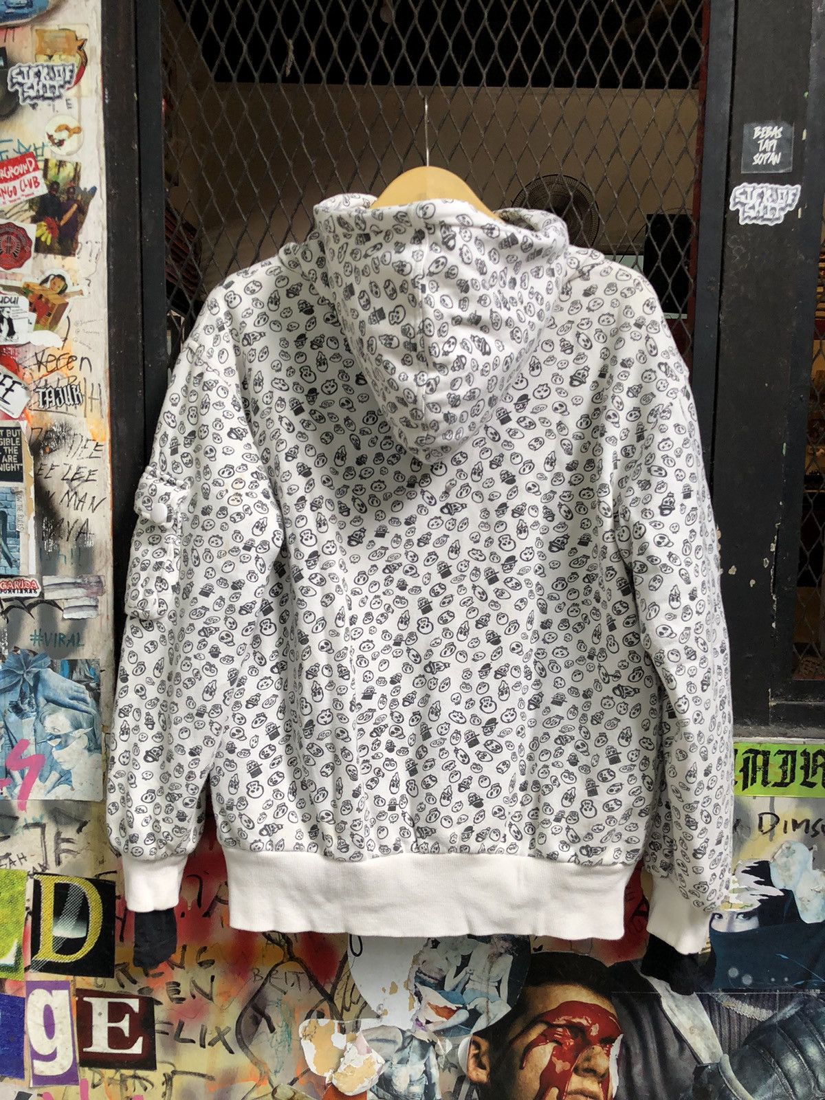 If Six Was Nine × Japanese Brand × Le Grande Bleu (L.G.B.) JAPANESE SKULL HOODIE FULL PRINT LGBSTYLE Size US XL / EU 56 / 4 - 8 Thumbnail