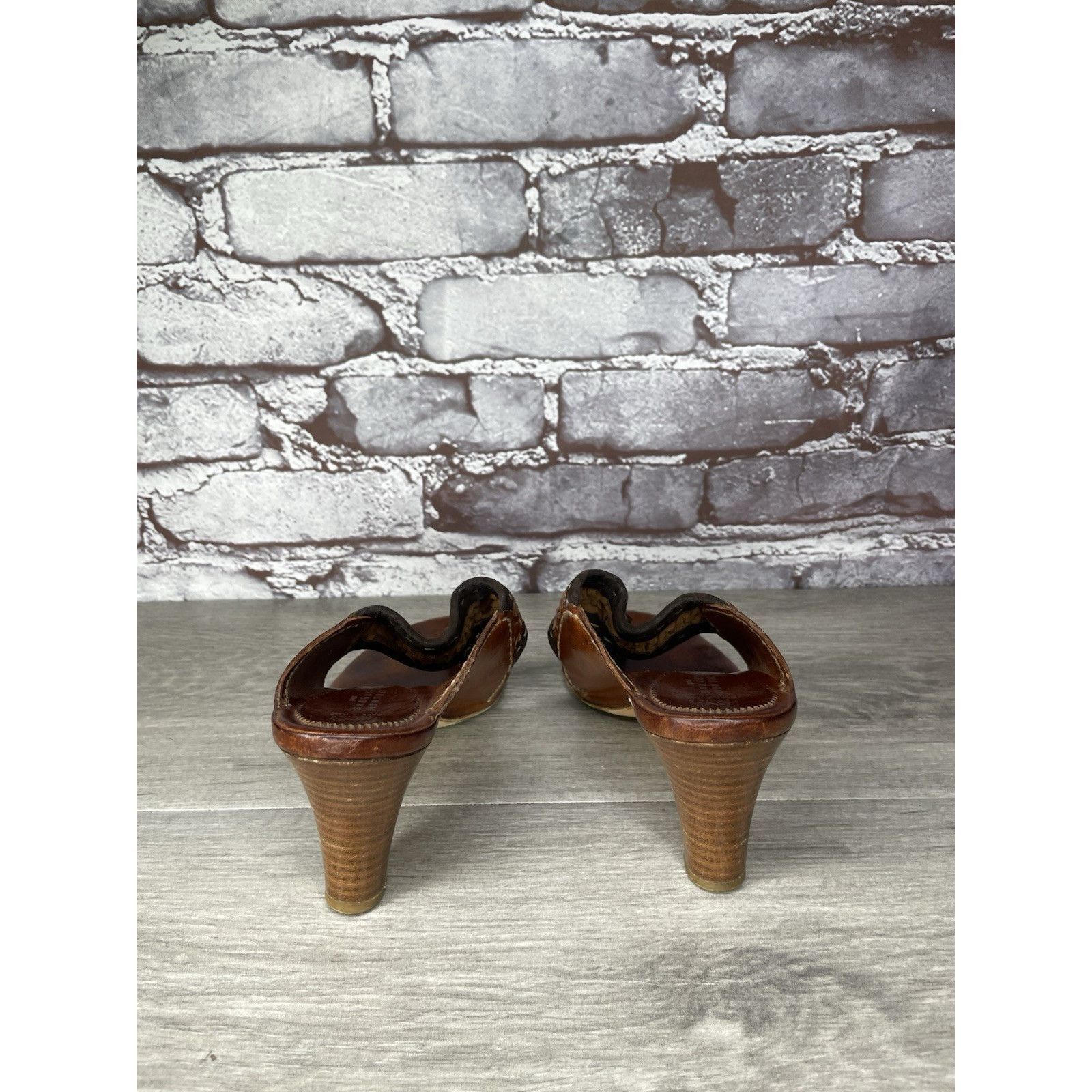 Barneys New York Henry Beguelin for Barneys New York Brown Leather Thong Heel Size US 6.5 / IT 36.5 - 5 Thumbnail