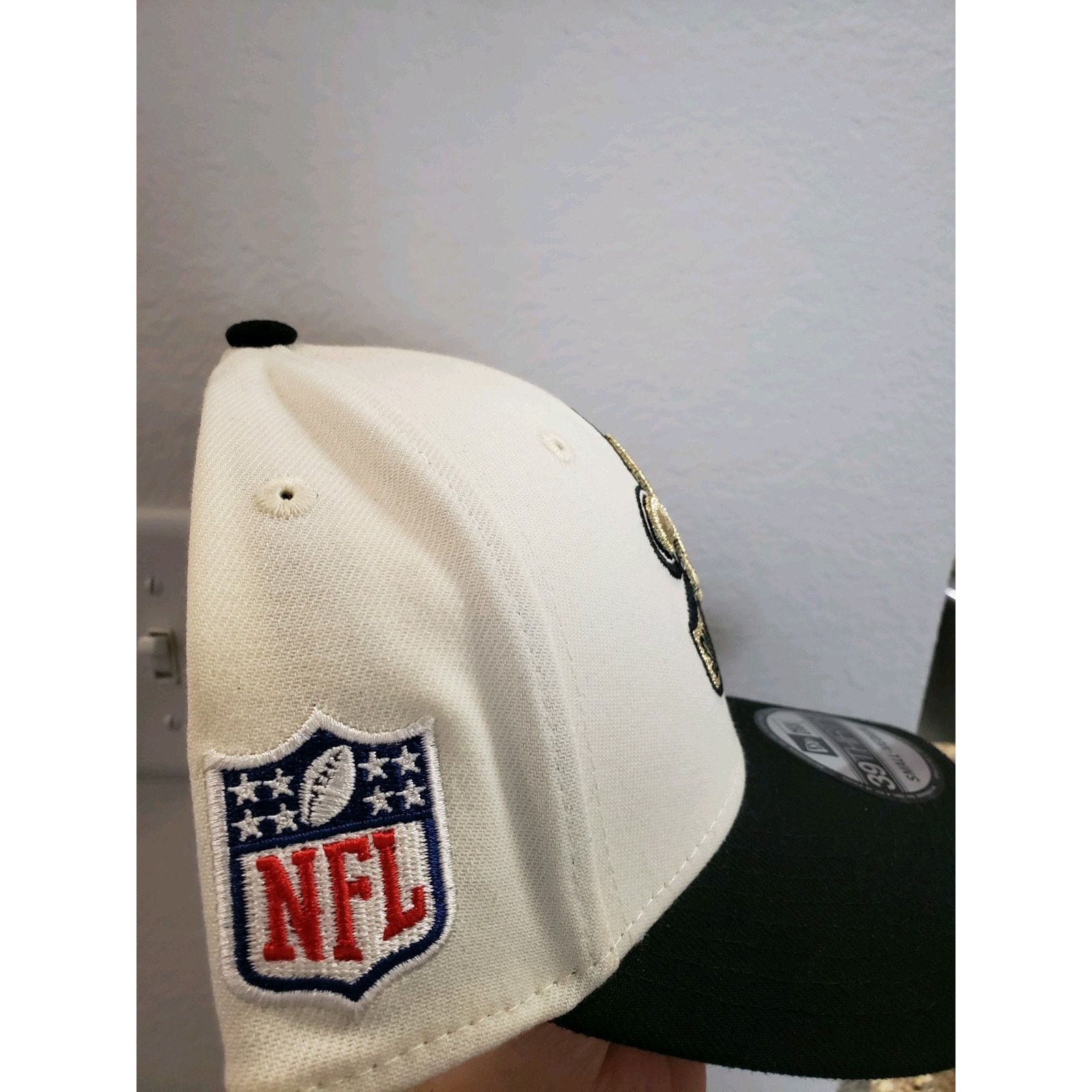 New Era New Orleans Saints Hat Cap 2022 Sideline 3930 S/M New Era Size ONE SIZE - 3 Thumbnail
