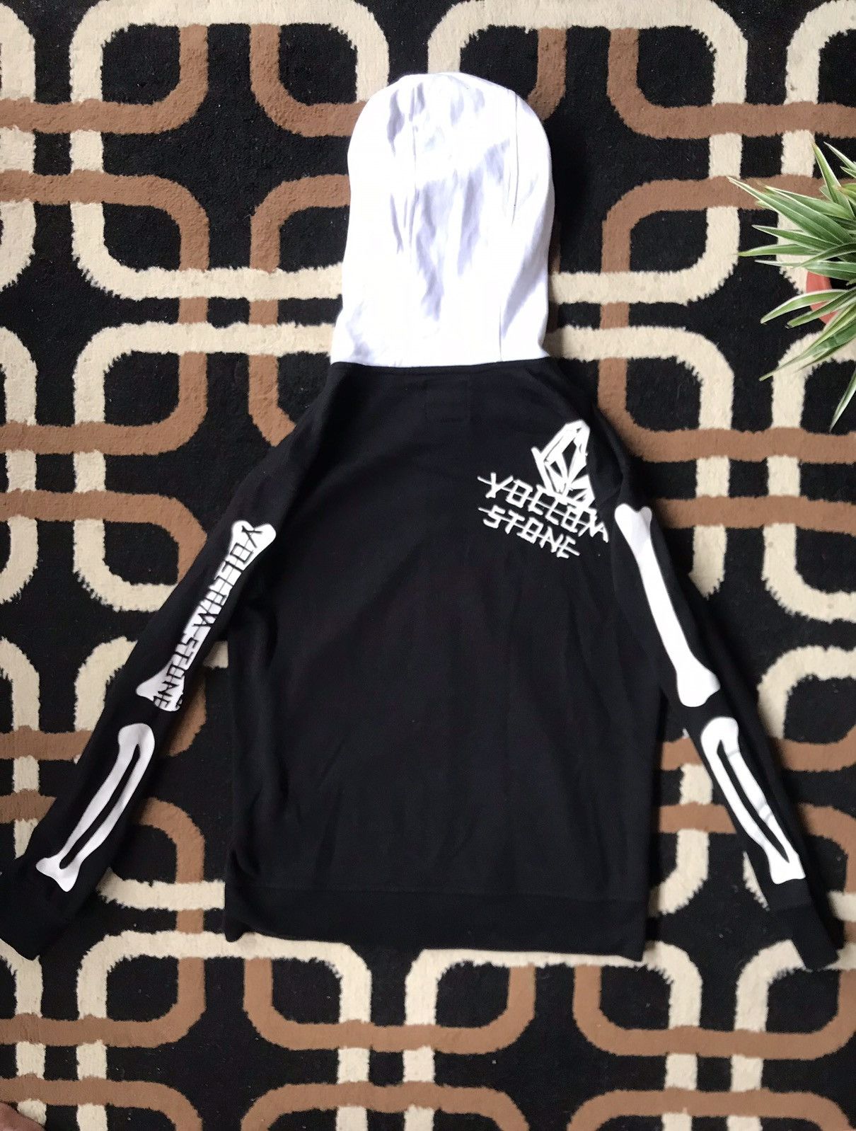 Volcom 🔥 🔥 OFFER ME NOW ‼️ Rare Volcom Skull Skeleton Hoodie Size US M / EU 48-50 / 2 - 9 Thumbnail