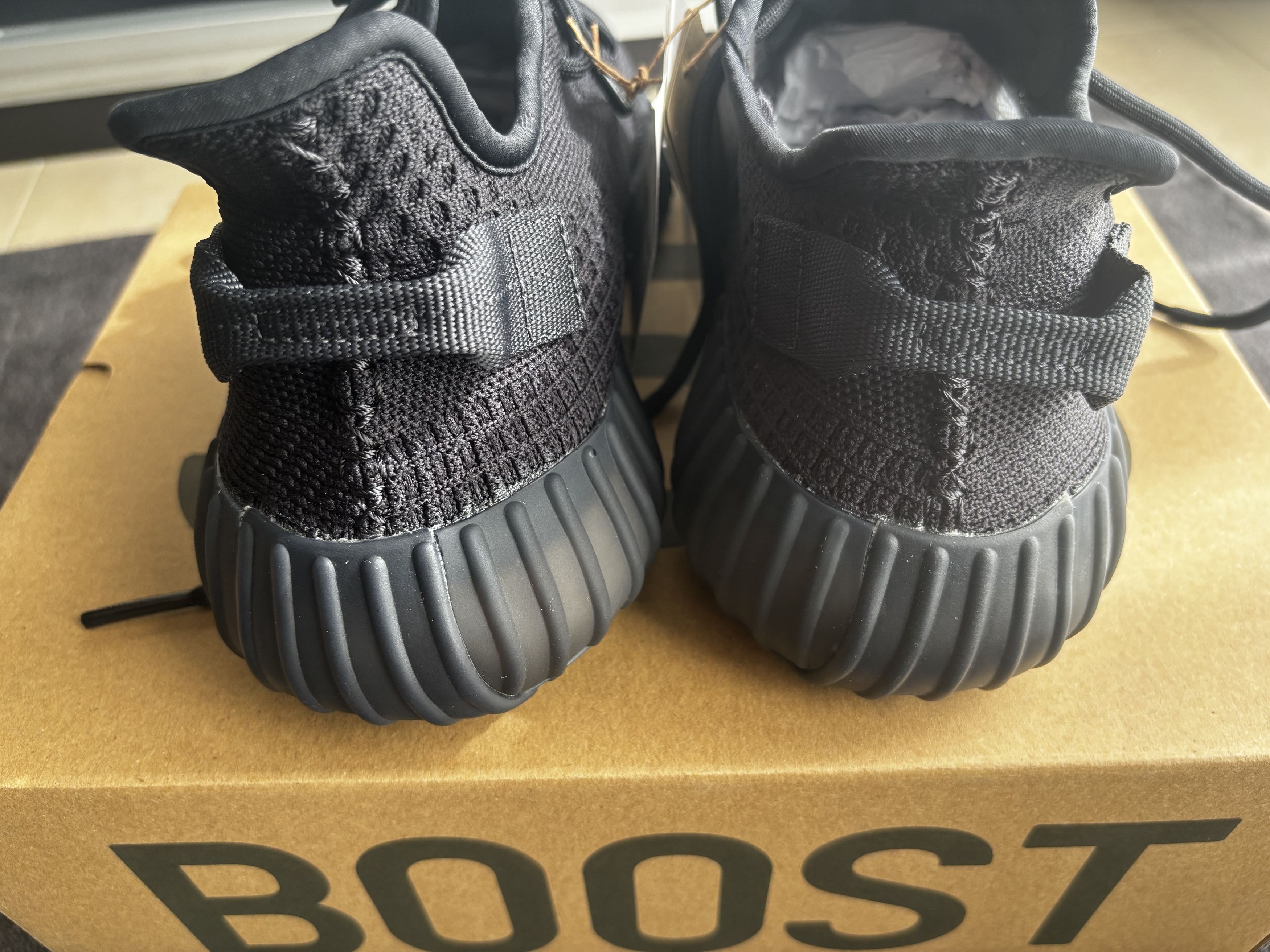 Yeezy Adidas Yeezy Boost 350 V2 Onyx Size US 10.5 / EU 43-44 - 7 Thumbnail