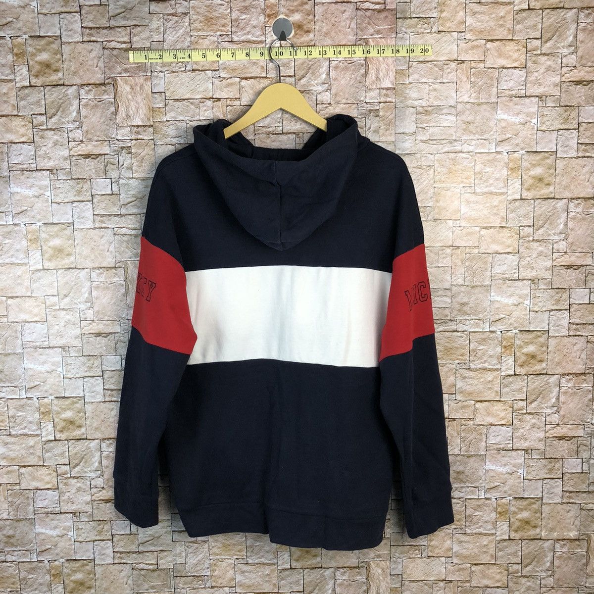 Disney Disney Mickey Mouse vintage sweatshirt Hoodie #A673 Size US L / EU 52-54 / 3 - 14 Thumbnail