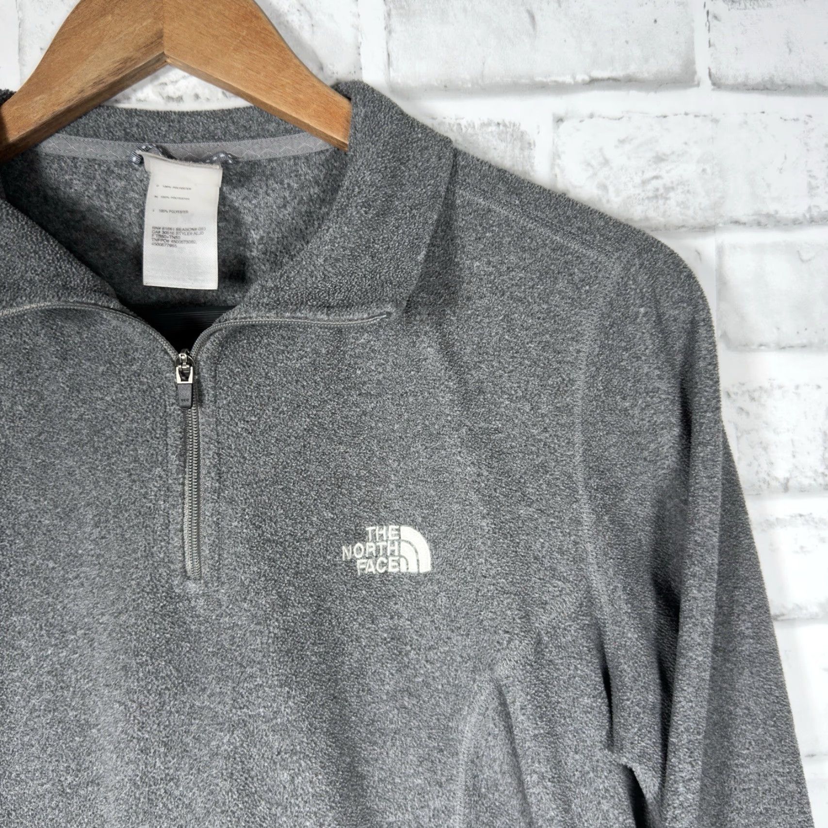 The North Face The North Face Jacket Womens M Gray Half Zip Regular Polyester Size M / US 6-8 / IT 42-44 - 2 Thumbnail