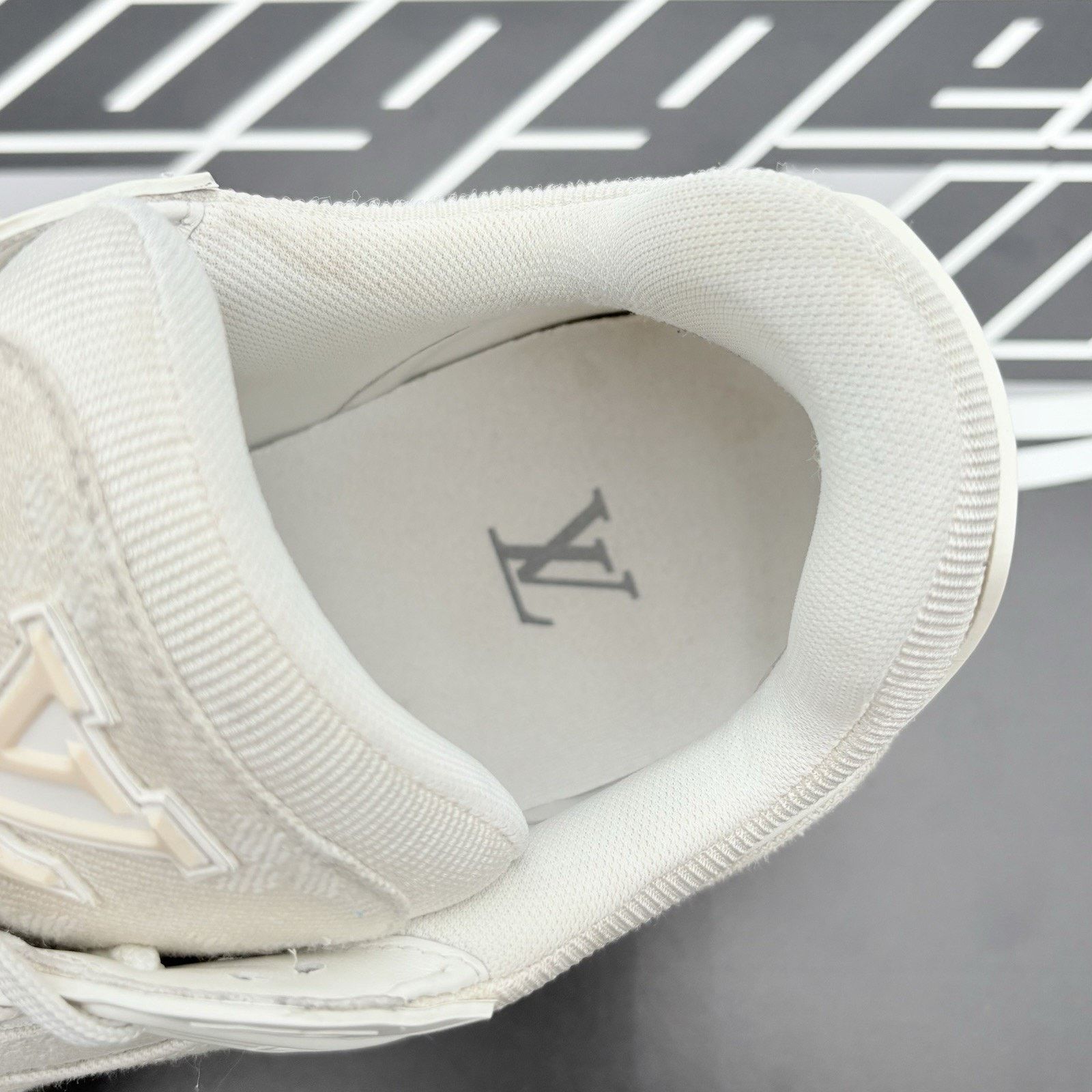 Louis Vuitton Louis Vuitton Trainer Denim ' Beige ' | GREAT CONDITION Size US 10 / EU 43 - 12 Thumbnail