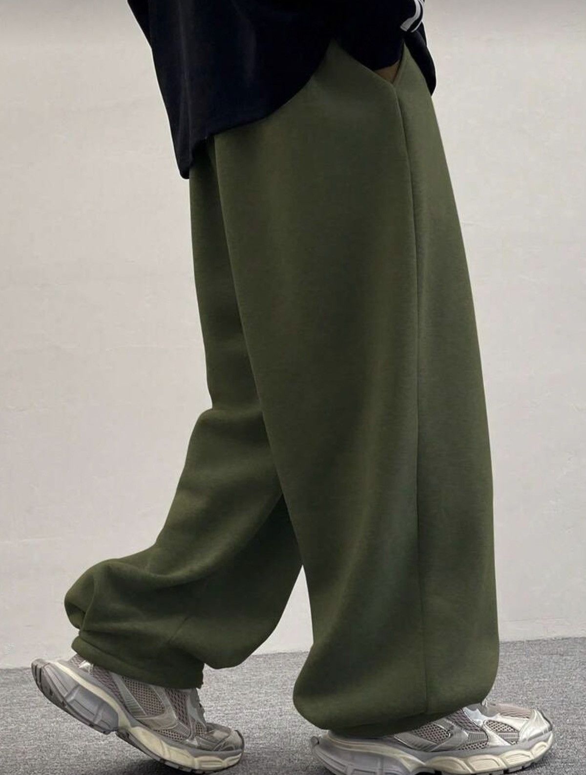 Japanese Brand Wide-Leg Baggy Sweatpants Size US 36 / EU 52 - 1 Thumbnail
