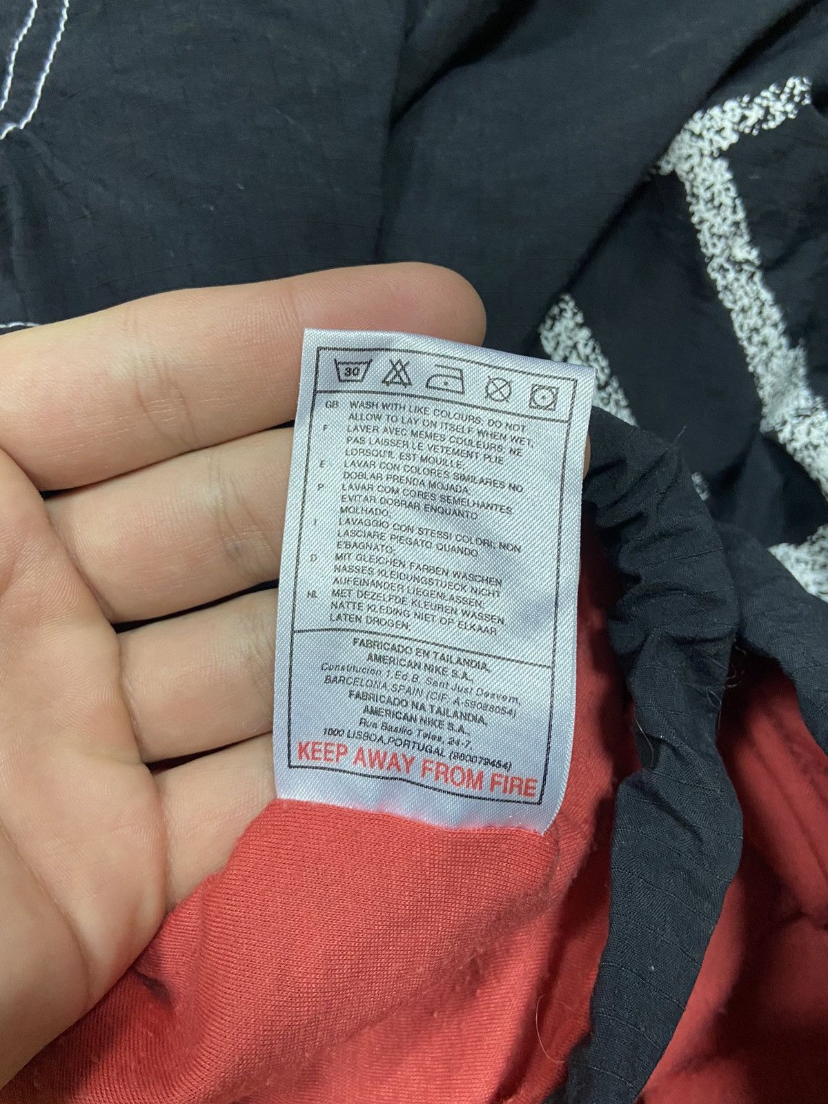 Nike Nike vintage stitched big logo track jacket windbreaker Size US M / EU 48-50 / 2 - 8 Thumbnail