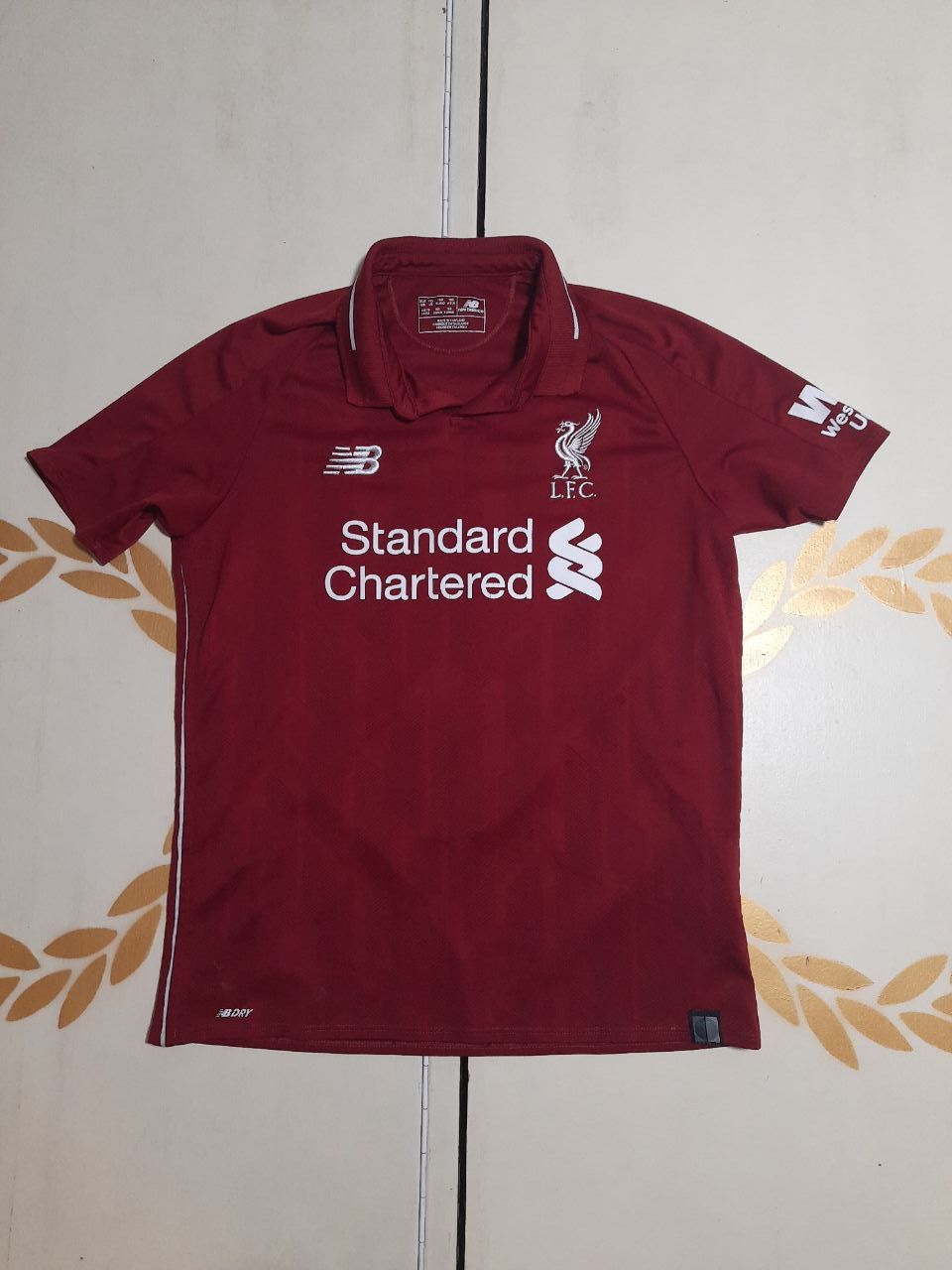 New Balance New Balance Liverpool Jersey 11 M.Salah 2018-19 kids size XL Size US S / EU 44-46 / 1 - 2 Thumbnail