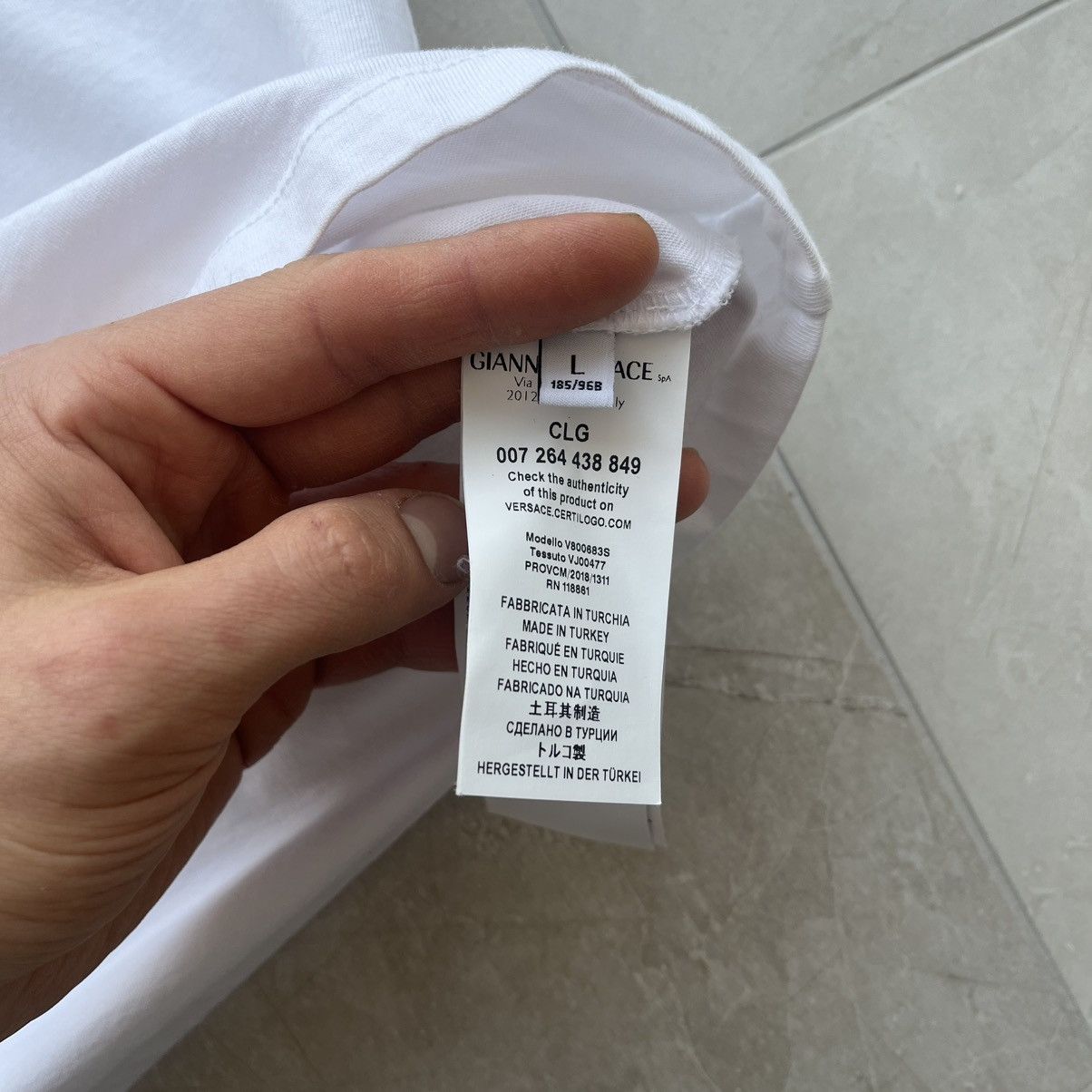 Versace Versace Graphic Face Print White T-Shirt Size US M / EU 48-50 / 2 - 5 Thumbnail