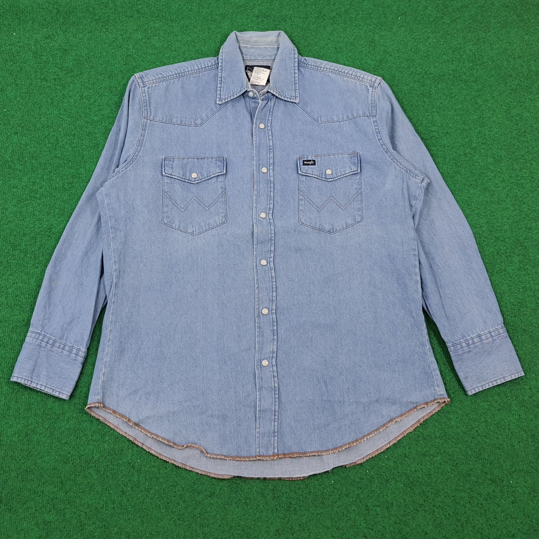 Vintage × Wrangler Vintage Wrangler USA American Style Denim Button Up Shirt Size US XL / EU 56 / 4 - 1 Thumbnail