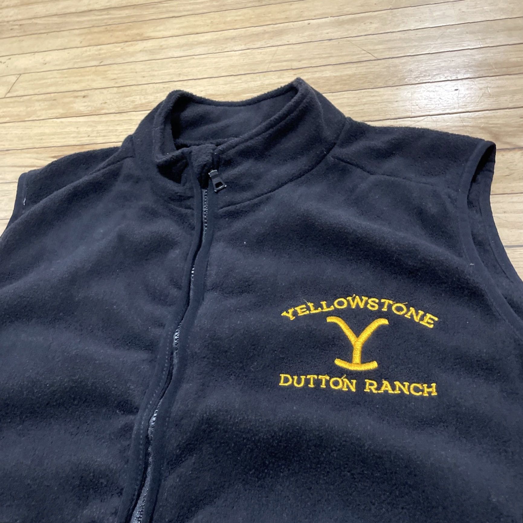 Vintage VINTAGE Yellowstone Dutton Ranch Fleece Vest Men L Black Full-Zip Mock Movie Studios Production Crew Issued Size US L / EU 52-54 / 3 - 4 Thumbnail