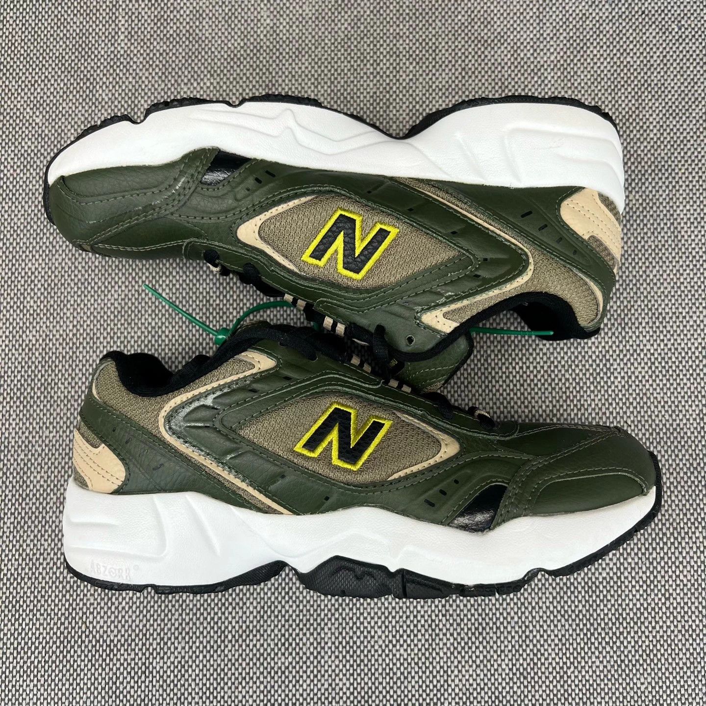 New Balance NB452 Deep Green 40.5 EUC Original Box Size US 9 / EU 42 - 3 Thumbnail
