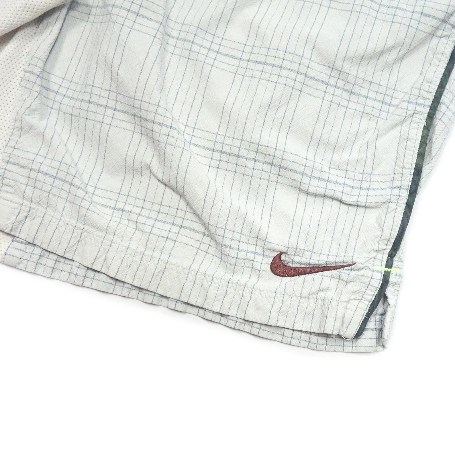 Nike × Vintage Vintage NIKE Sports Shorts Size M / L Size US 36 / EU 52 - 2 Thumbnail