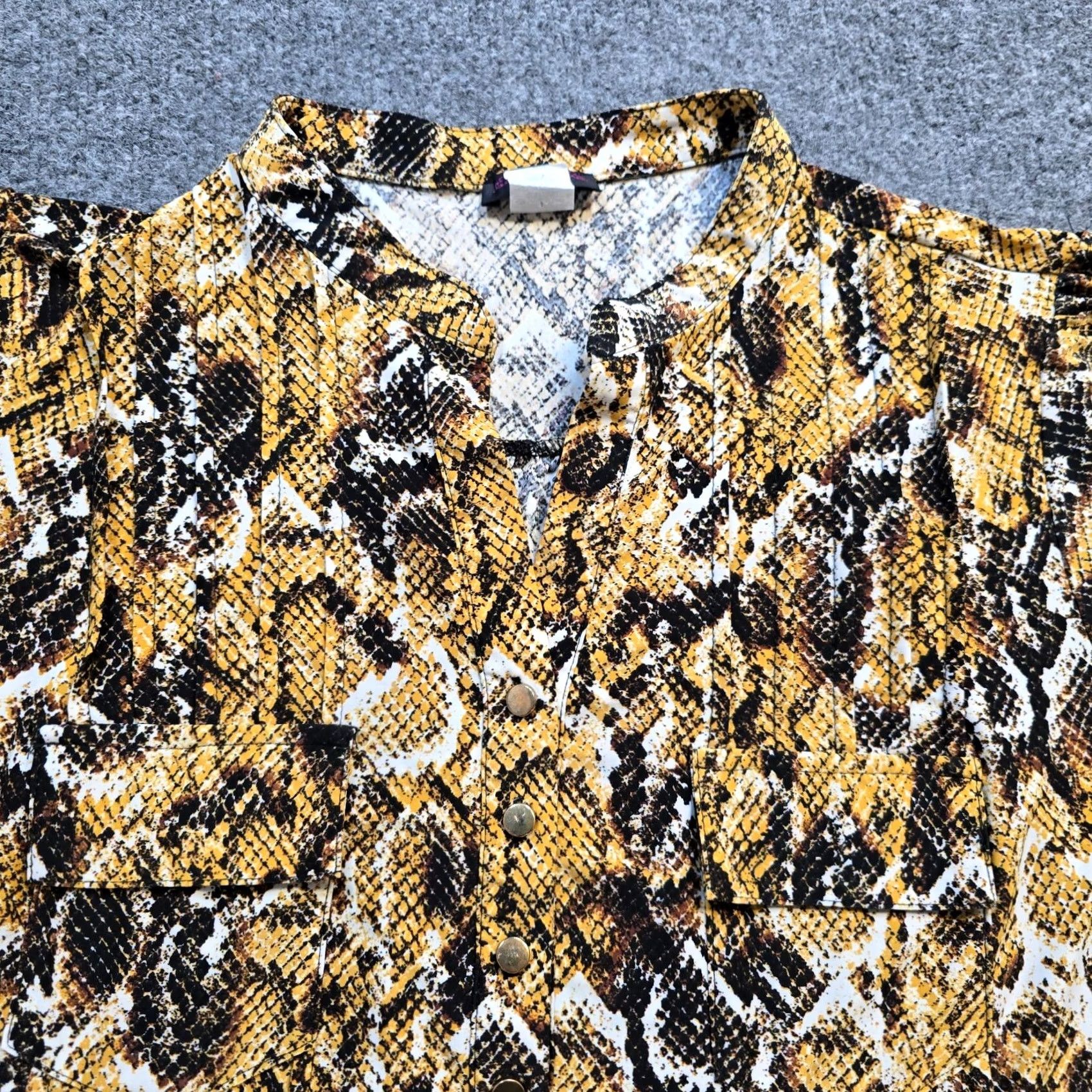 Vintage Cocomo Top Womens 2X Yellow Snakeskin 3/4 Sleeve V-Neck Stretchy Casual Blouse Size XXL / US 16-18 / IT 52-54 - 2 Thumbnail