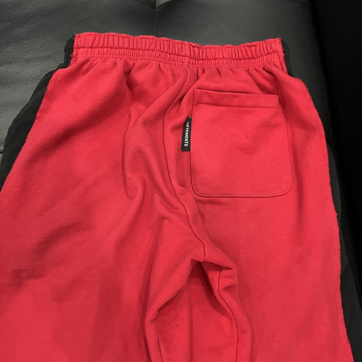 Vetements Vetements SS20 Devanagari Logo Asym Patchwork Jogger Pants Size US 30 / EU 46 - 11 Thumbnail