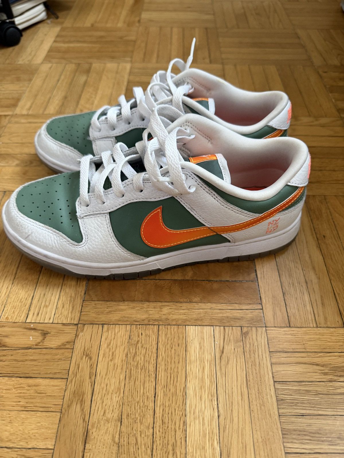 Nike Nike Dunk Low SE NY vs. NY Size US 7.5 / EU 40-41 - 2 Thumbnail