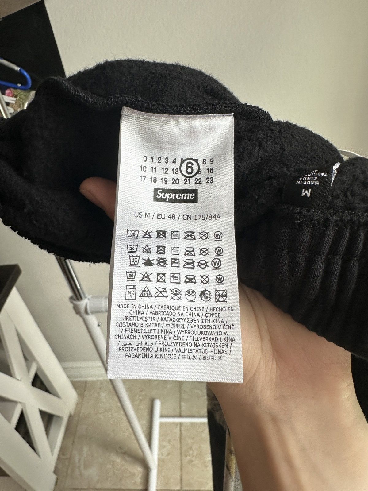 Maison Margiela × Supreme Supreme x MM6 Maison Margiela Eagle Sweatpants Black Size US 36 / EU 52 - 6 Thumbnail