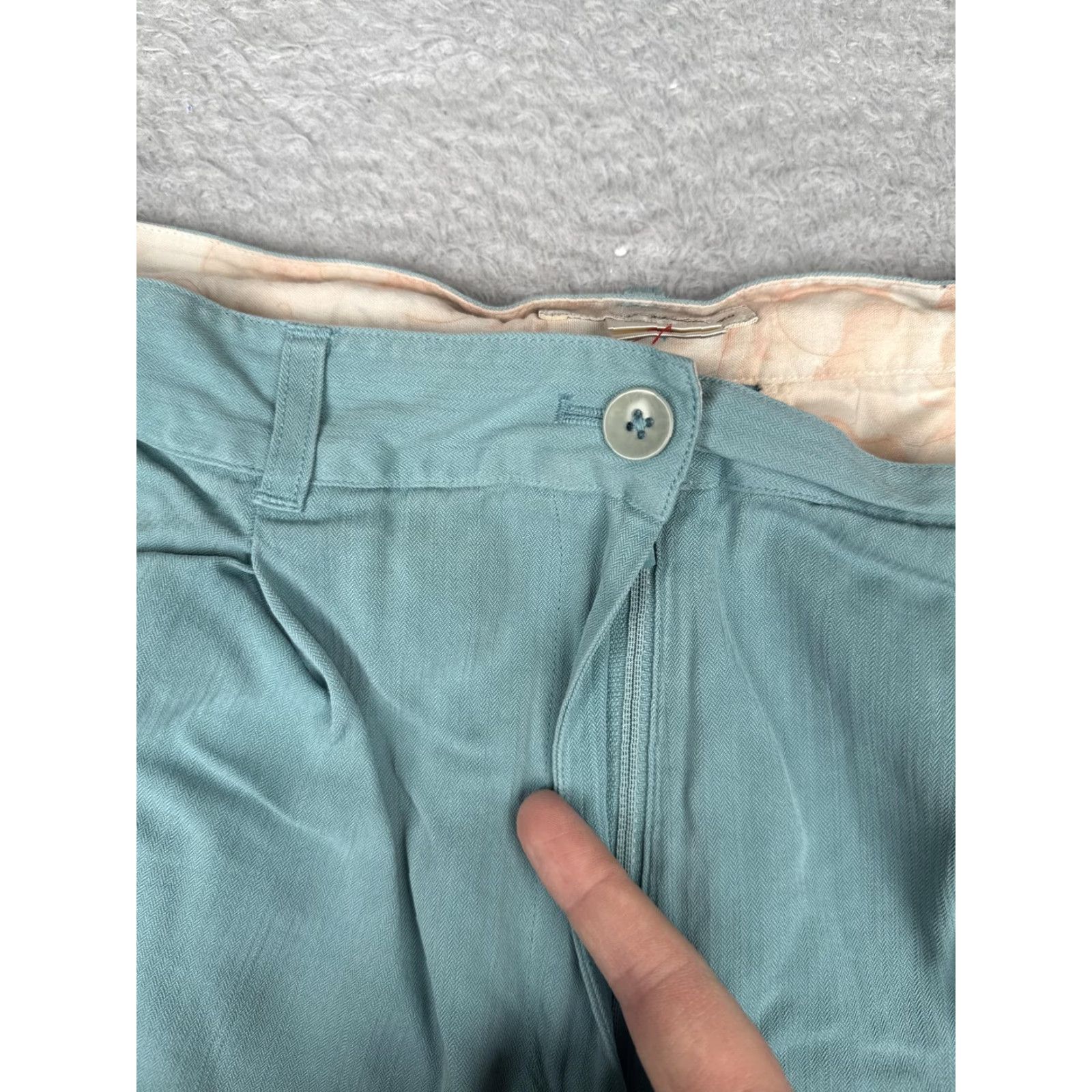 Tommy Bahama Tommy Bahama Shorts 12 Green 100% Silk Pleated Dressy Casual Herringbone Womens Size 34" / US 12 / IT 48 - 6 Thumbnail